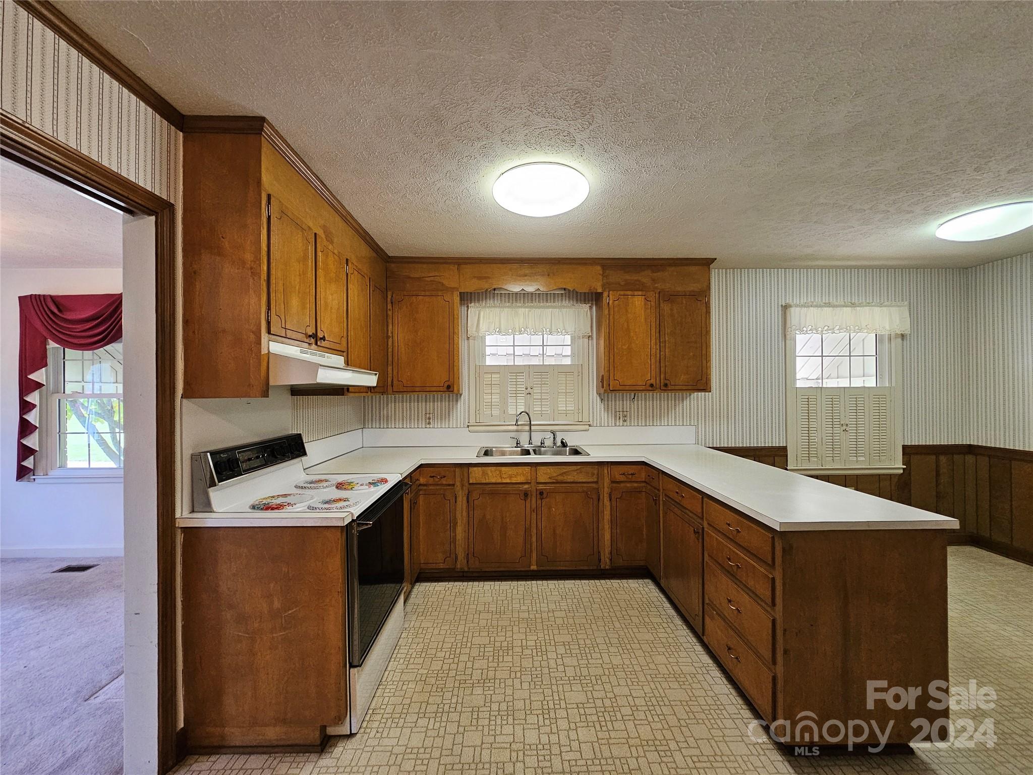 1016 Mark Drive Property Photo 7