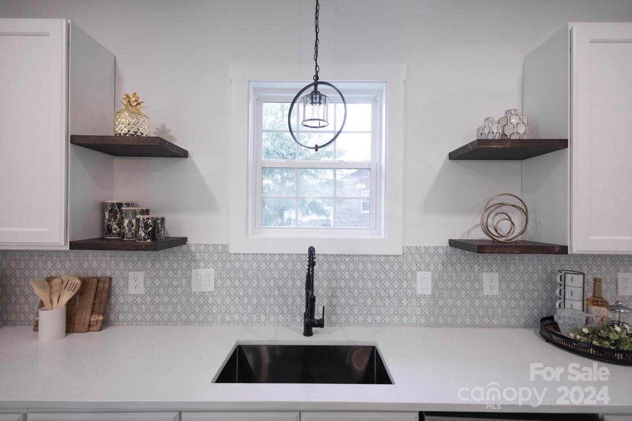 615 English Street Property Photo 7