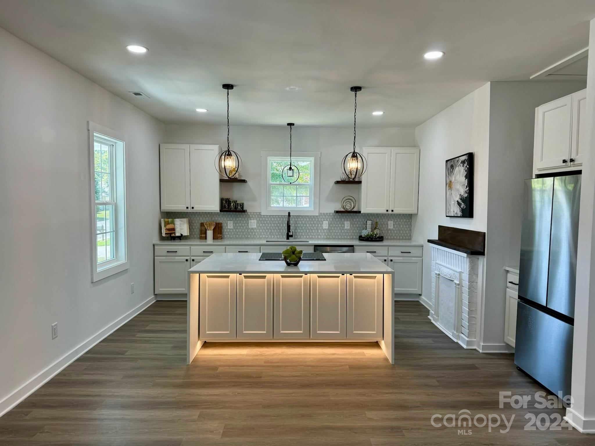 615 English Street Property Photo 8