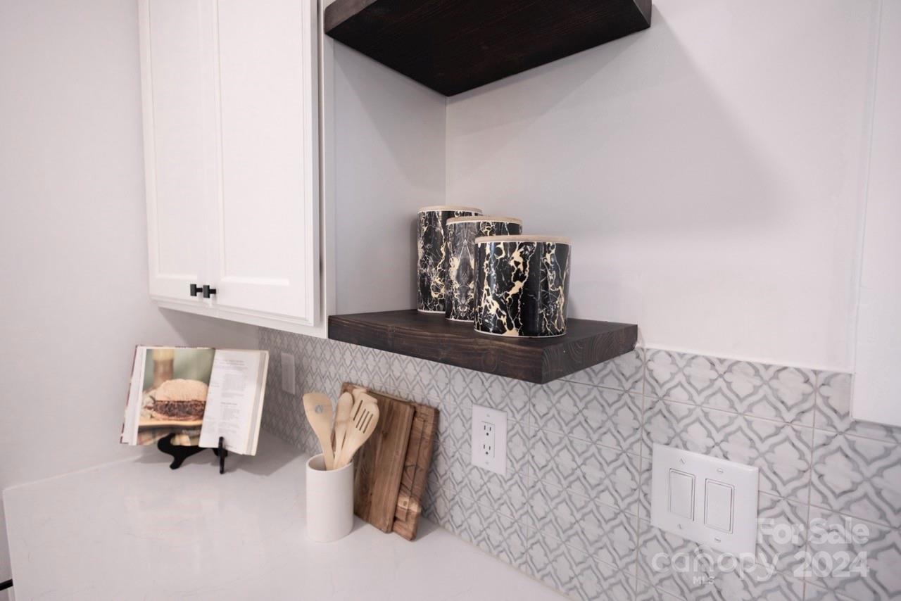 615 English Street Property Photo 11