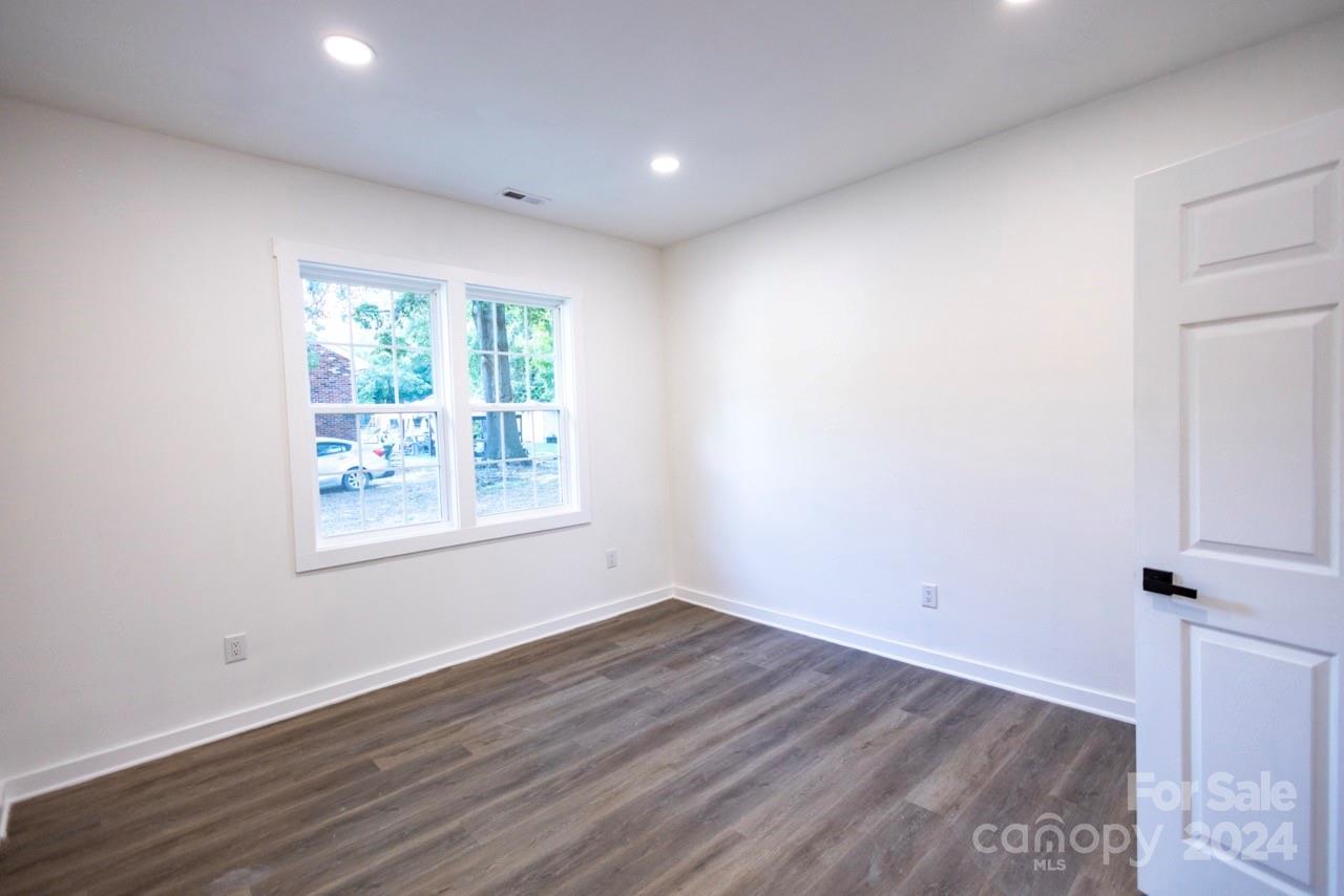 615 English Street Property Photo 31