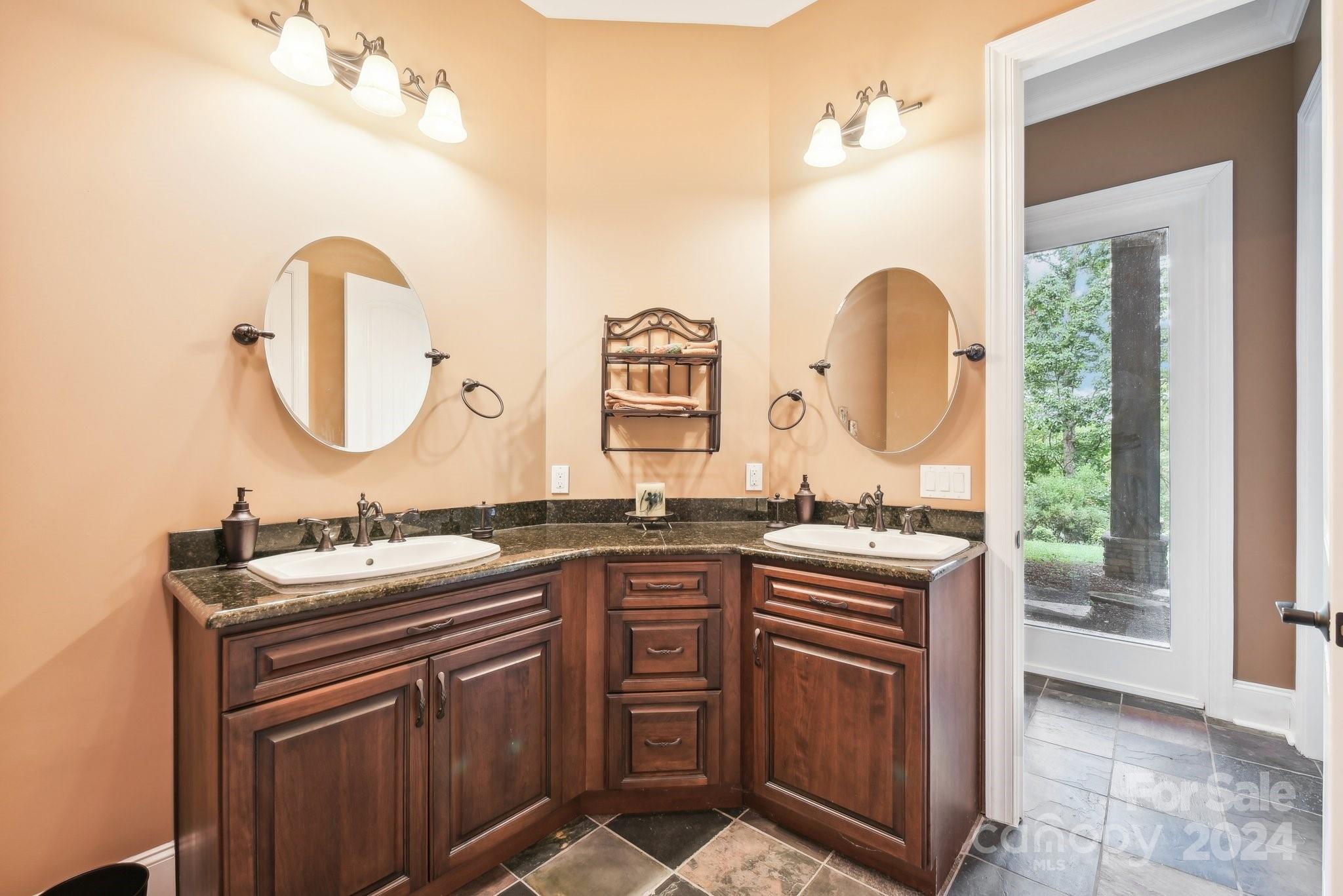 1430 Rocky Cove Lane Property Photo 15