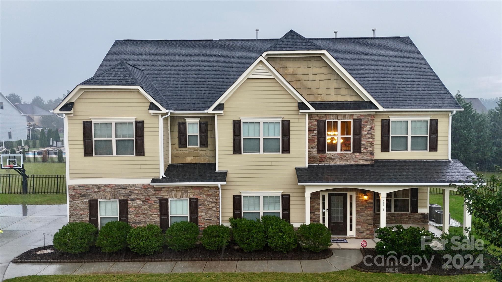 5601 Ballenger Court Property Photo 2