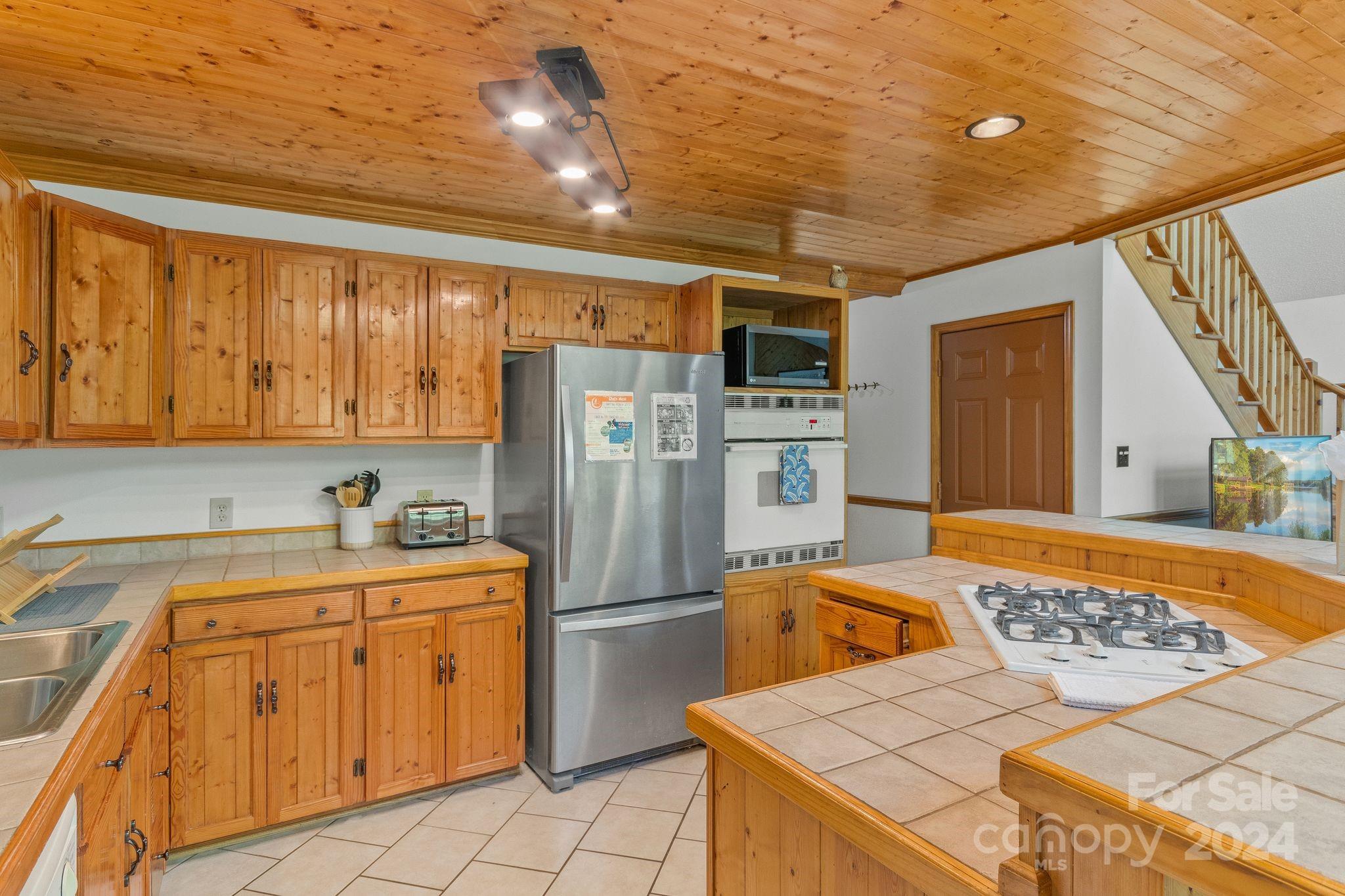 136 Grouse Point Road Property Photo 8