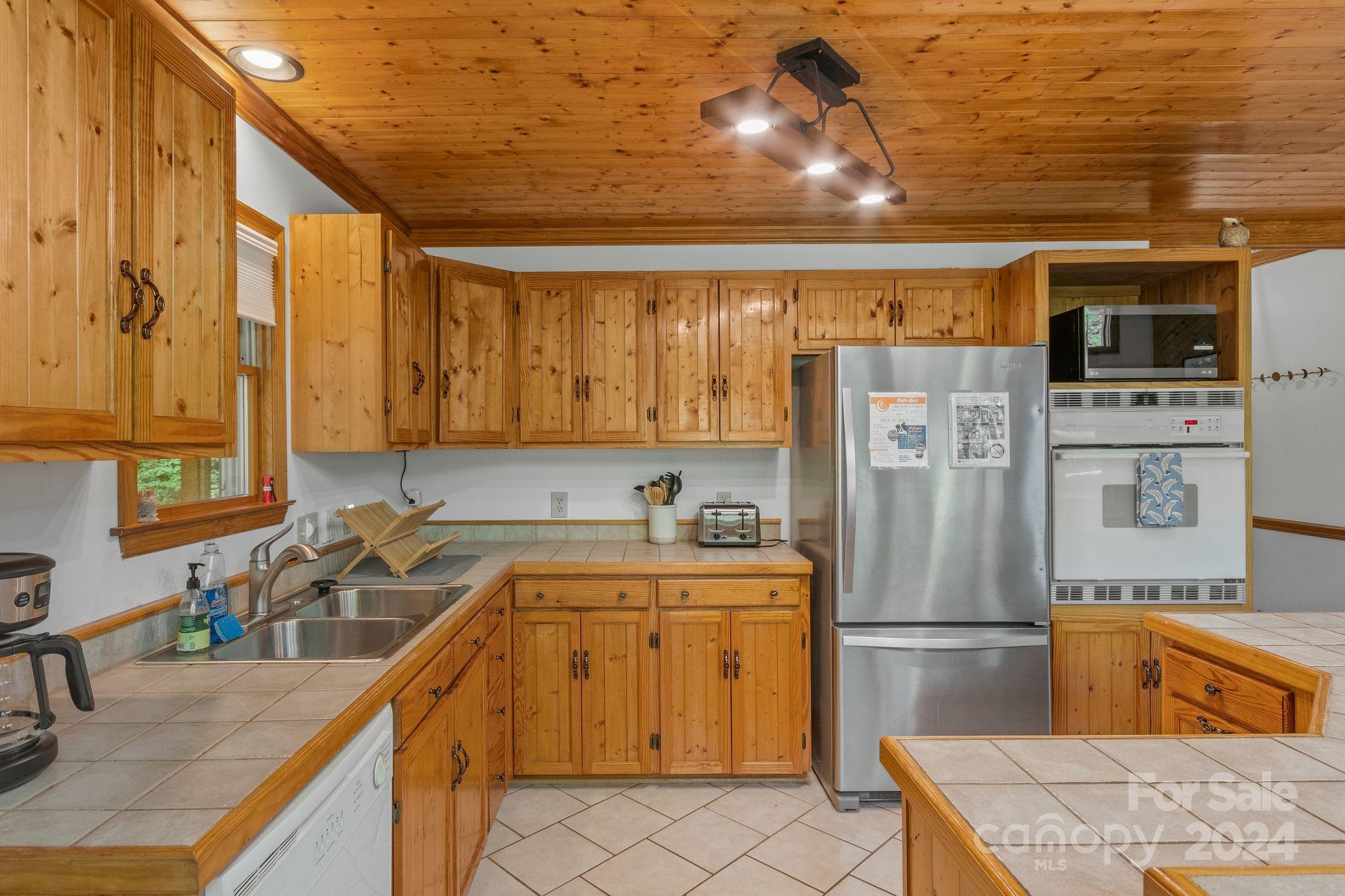 136 Grouse Point Road Property Photo 9
