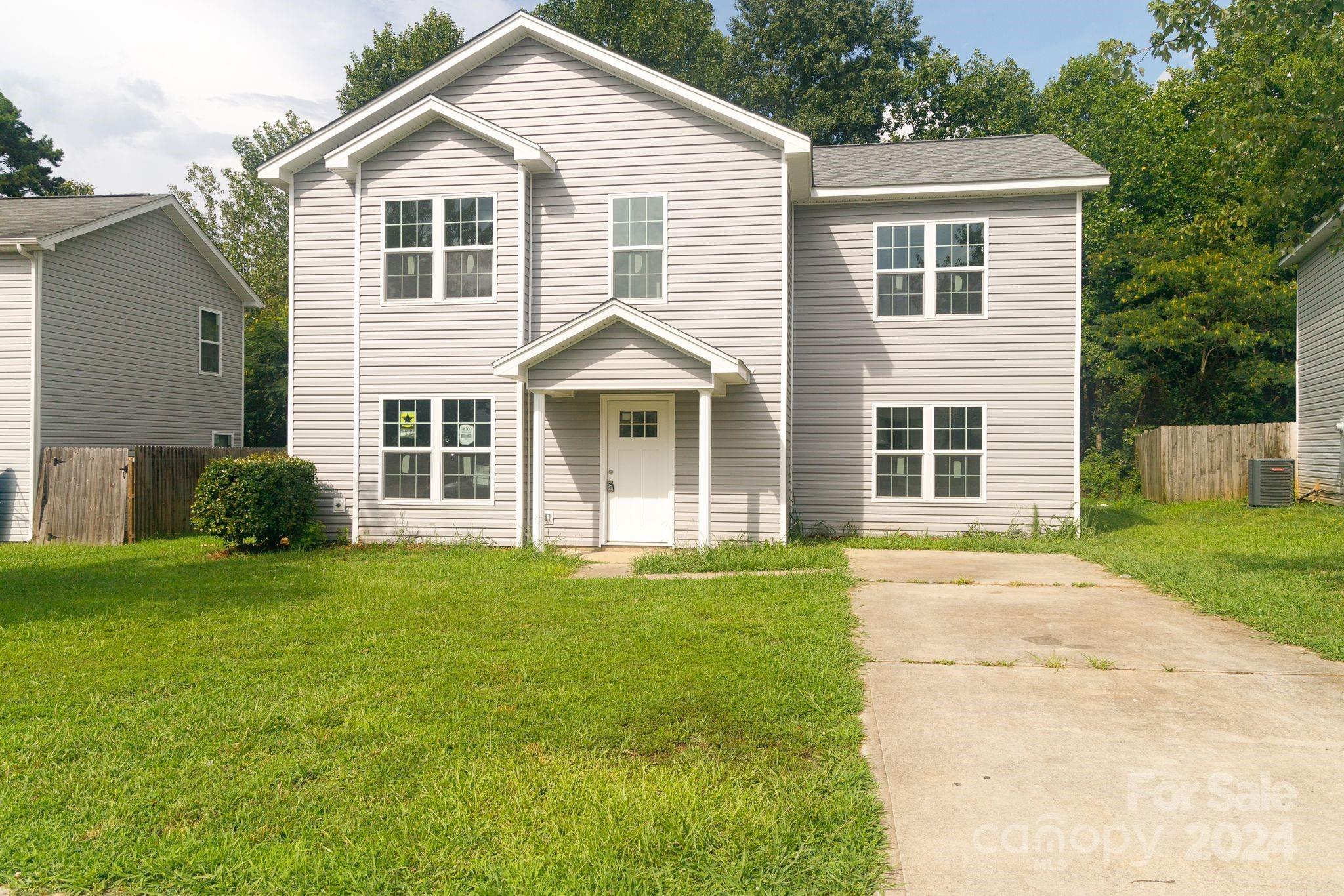 830 Oakshire Circle 11 Property Photo 1
