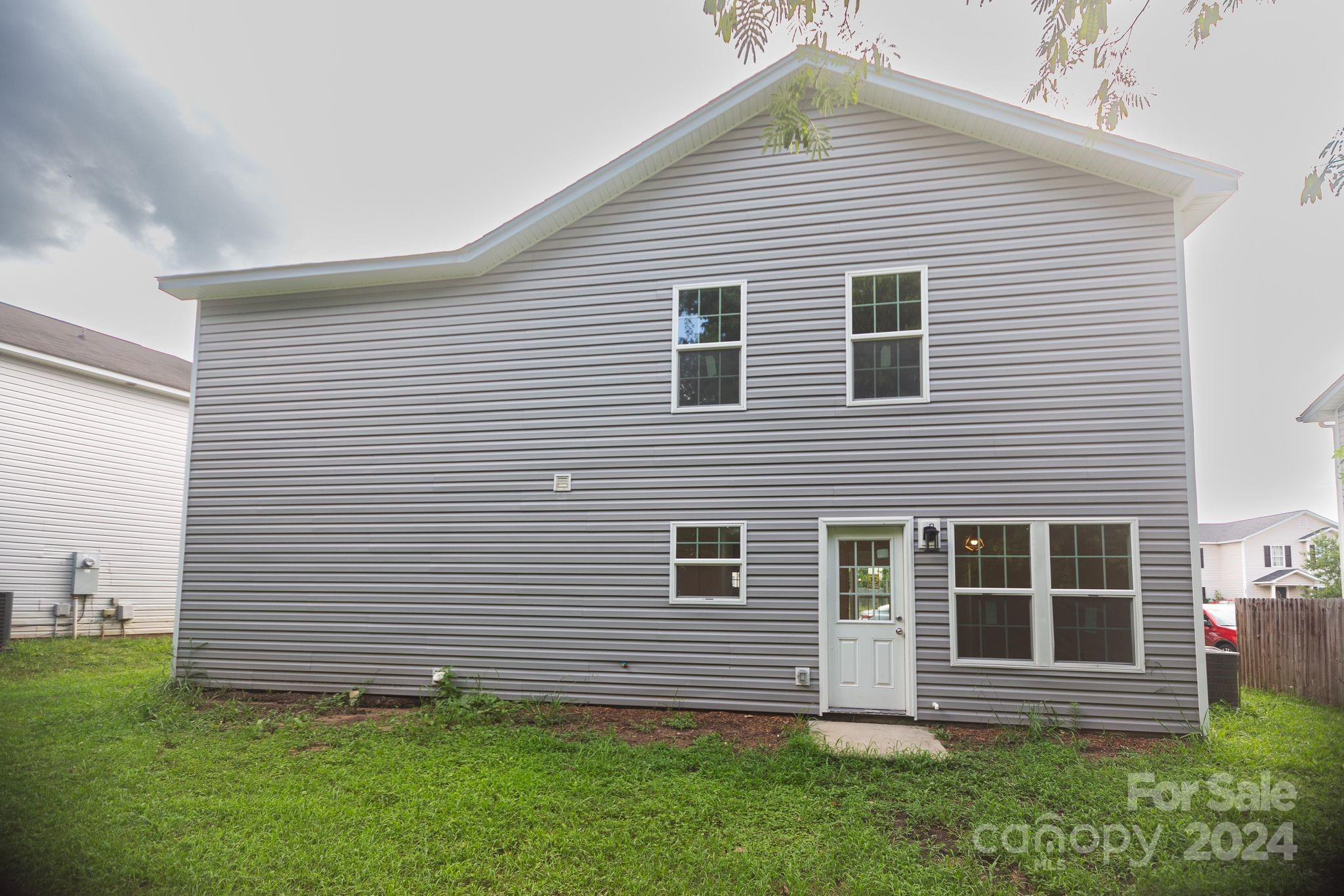 830 Oakshire Circle 11 Property Photo 5