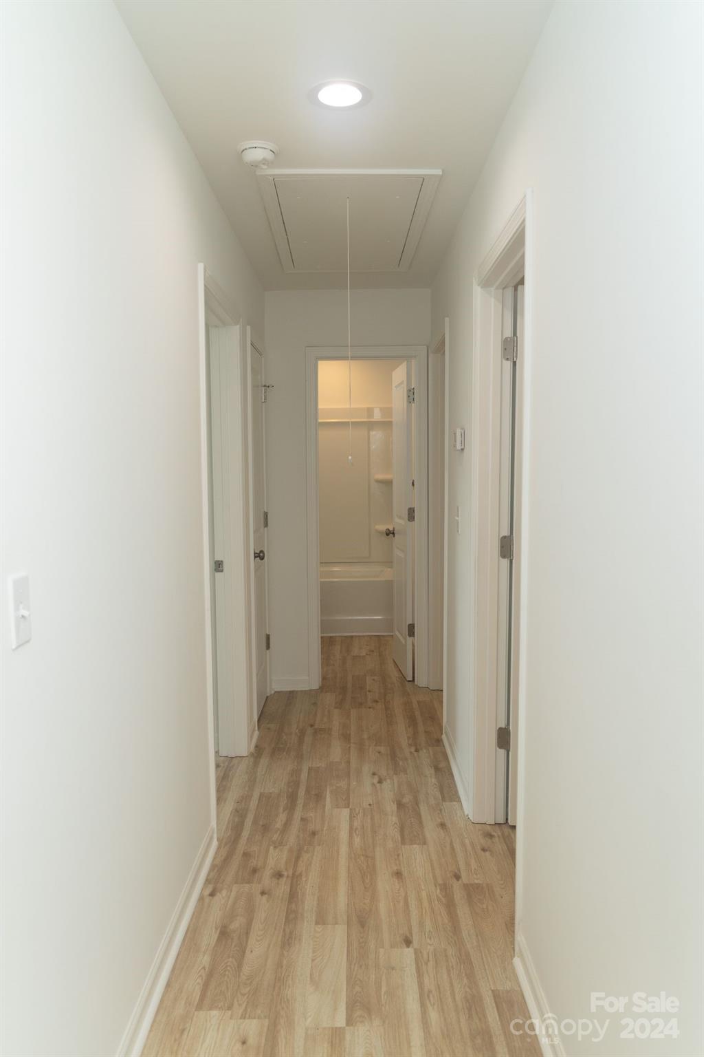 830 Oakshire Circle 11 Property Photo 6