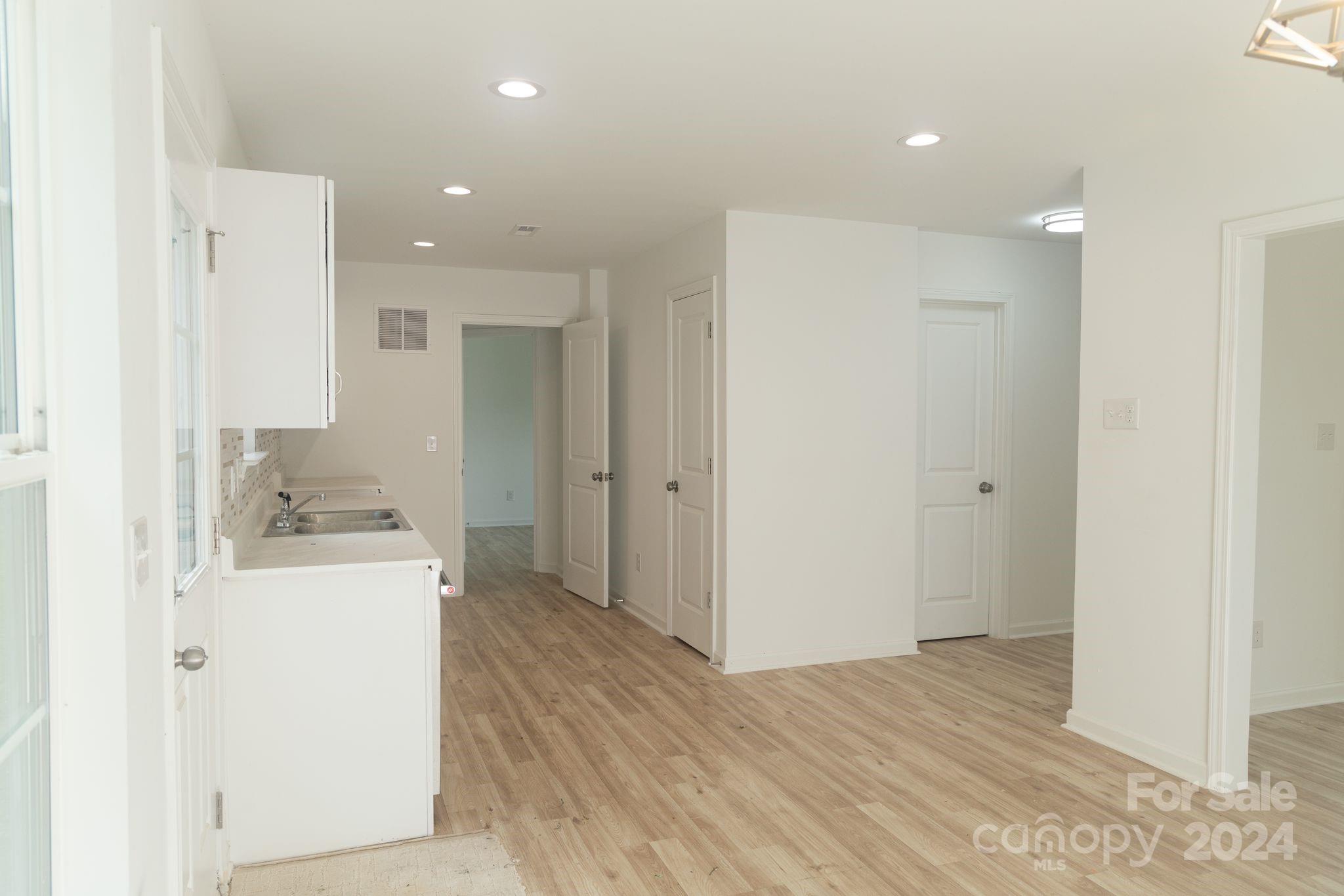 830 Oakshire Circle 11 Property Photo 11