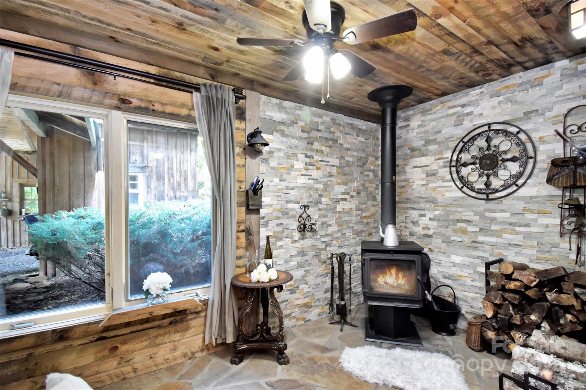23022 Linville Falls Highway Property Photo 3