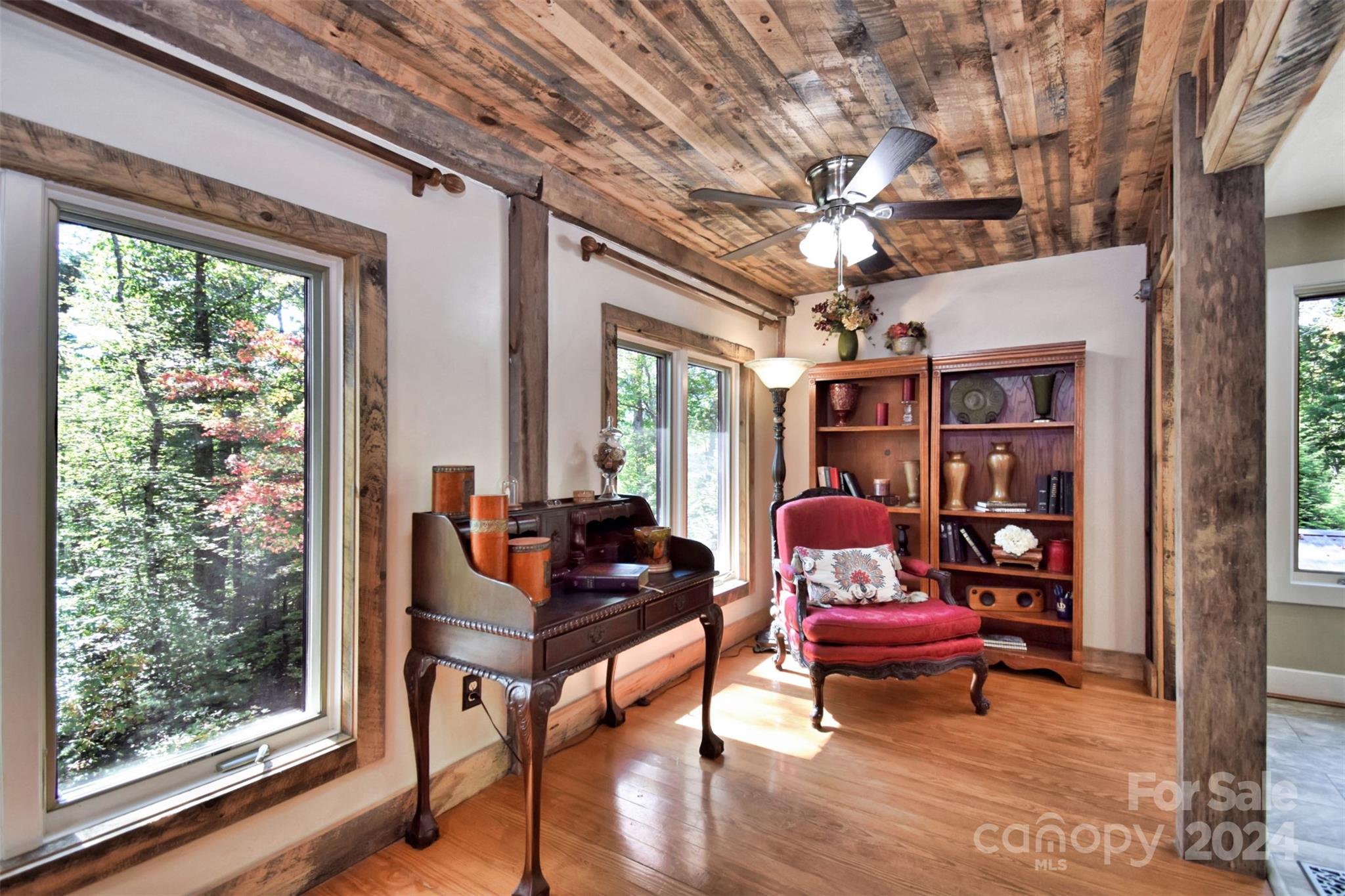 23022 Linville Falls Highway Property Photo 4