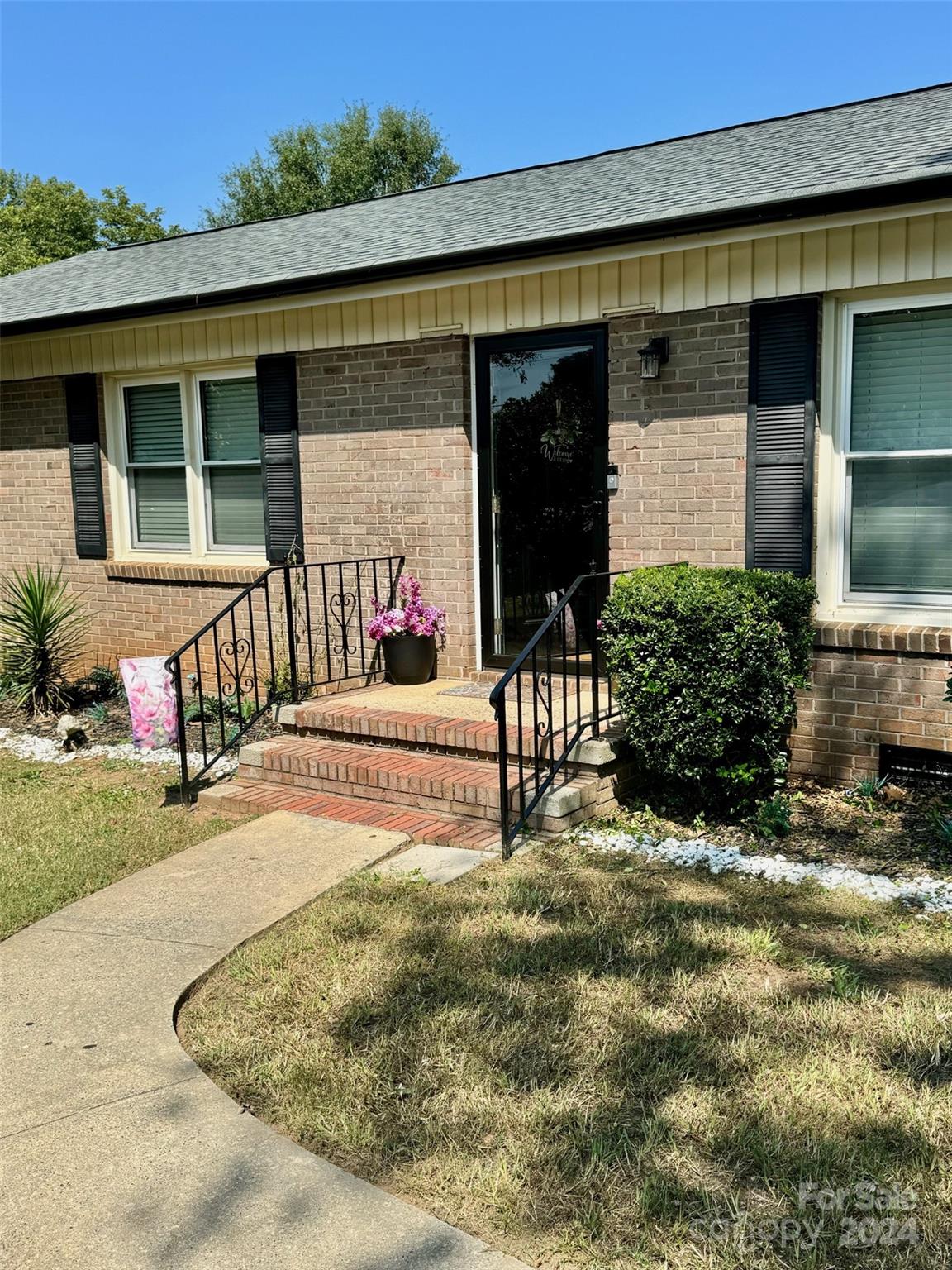 836 S Cherry Road Property Photo 2