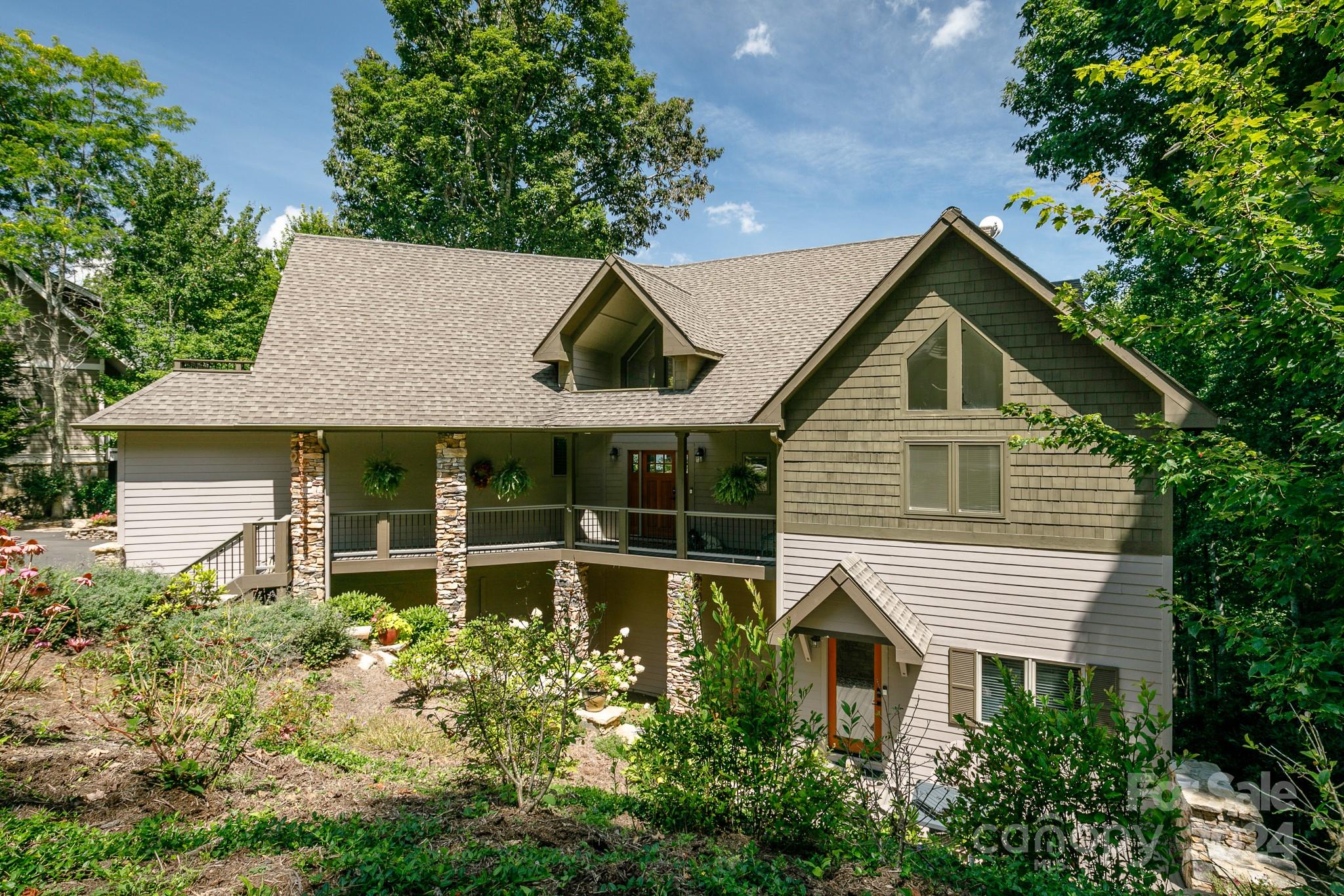 410 Springhouse Drive Property Photo 3
