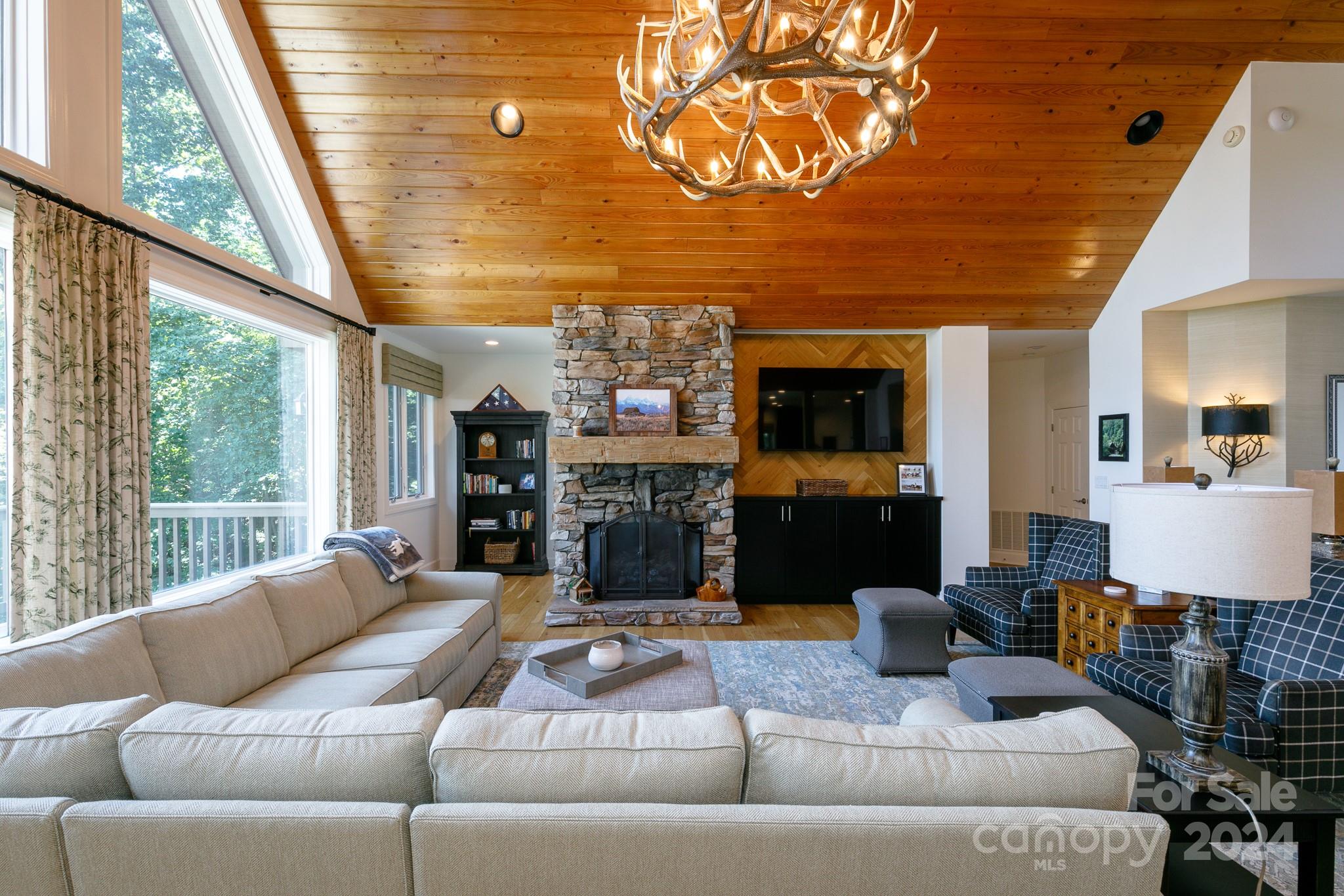 410 Springhouse Drive Property Photo 6