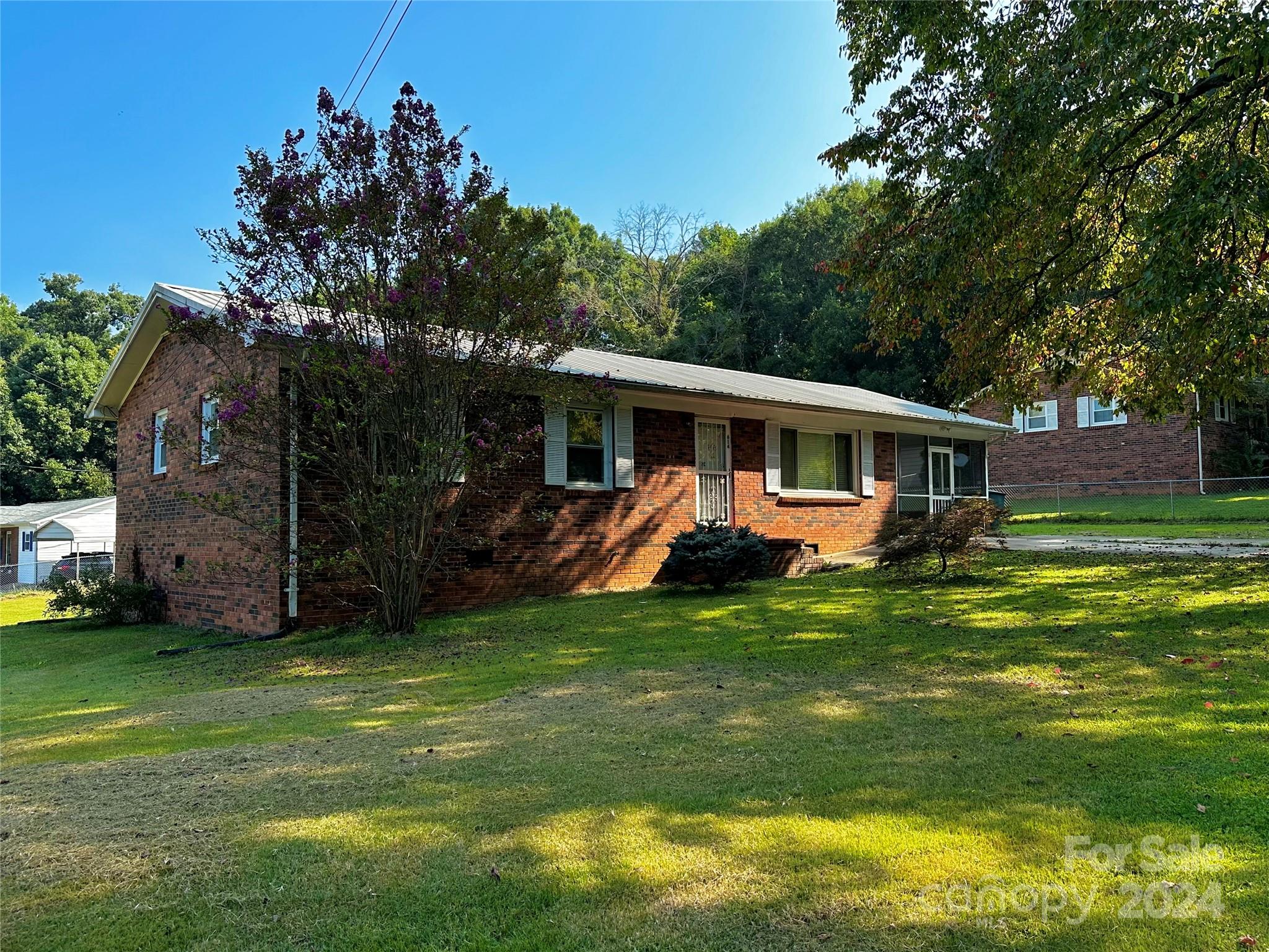 614 3rd Street Place Property Photo 2