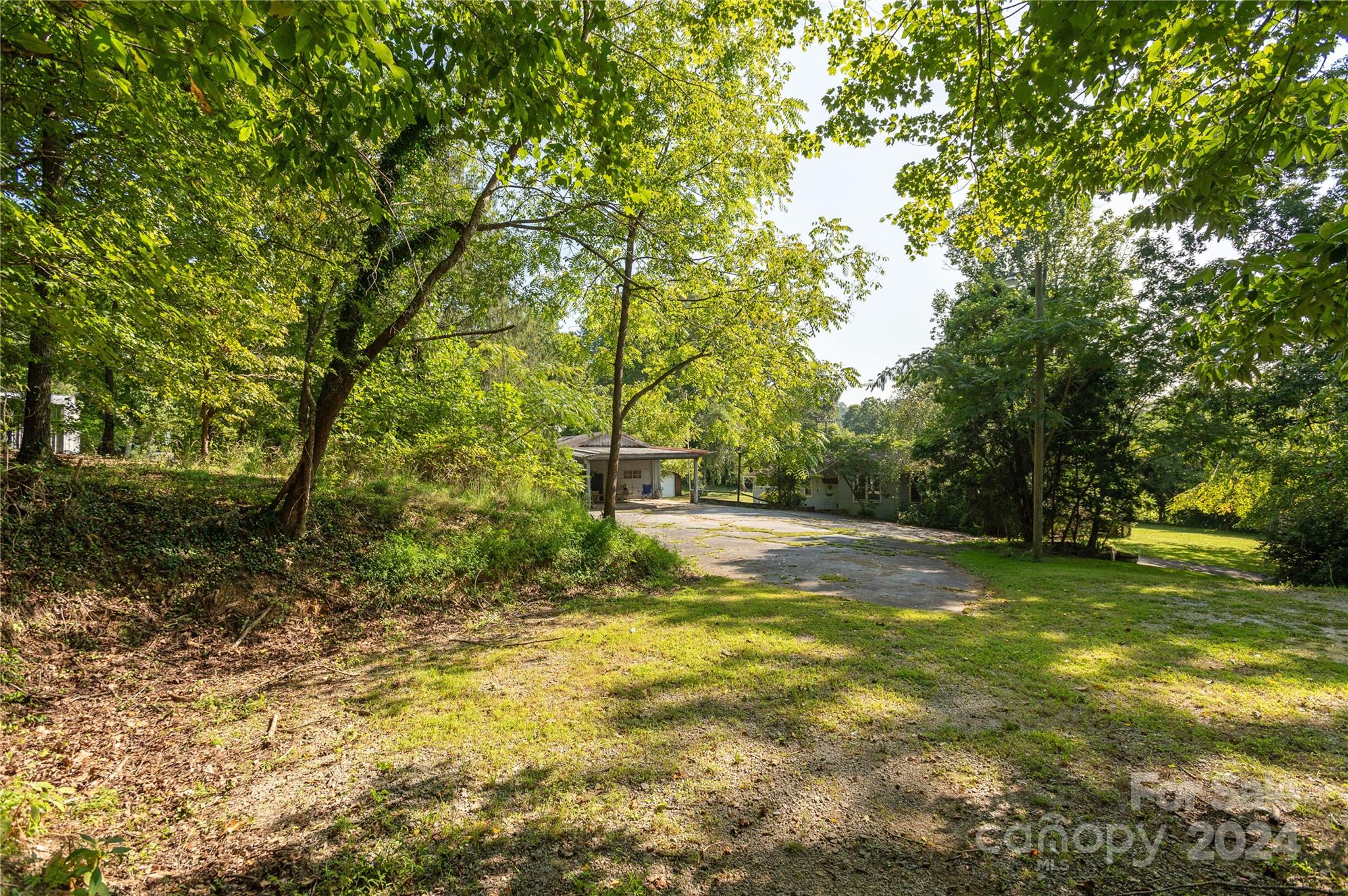 1925 Windsor Drive Property Photo 6