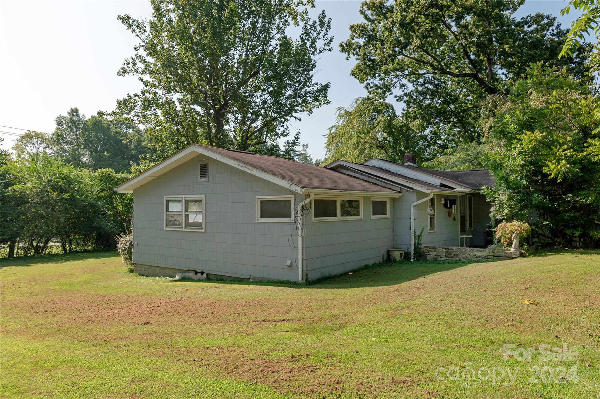 1925 Windsor Drive Property Photo 8