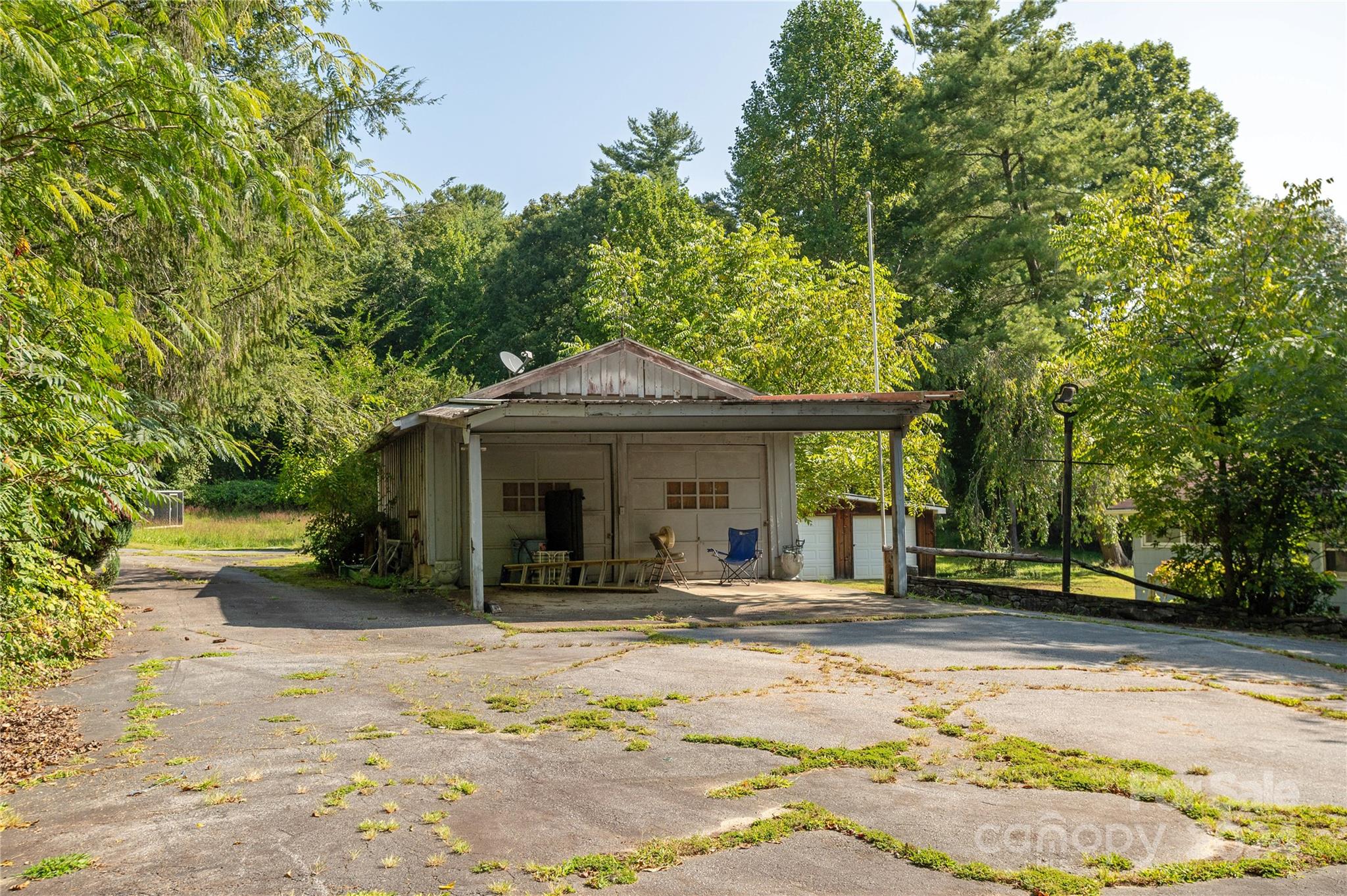 1925 Windsor Drive Property Photo 9