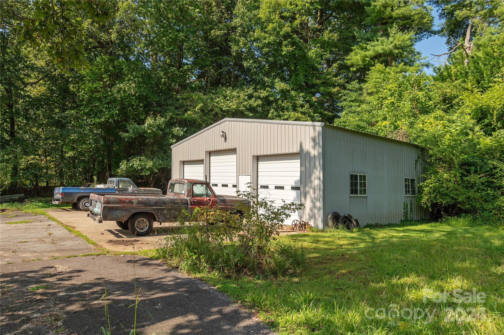 1925 Windsor Drive Property Photo 10