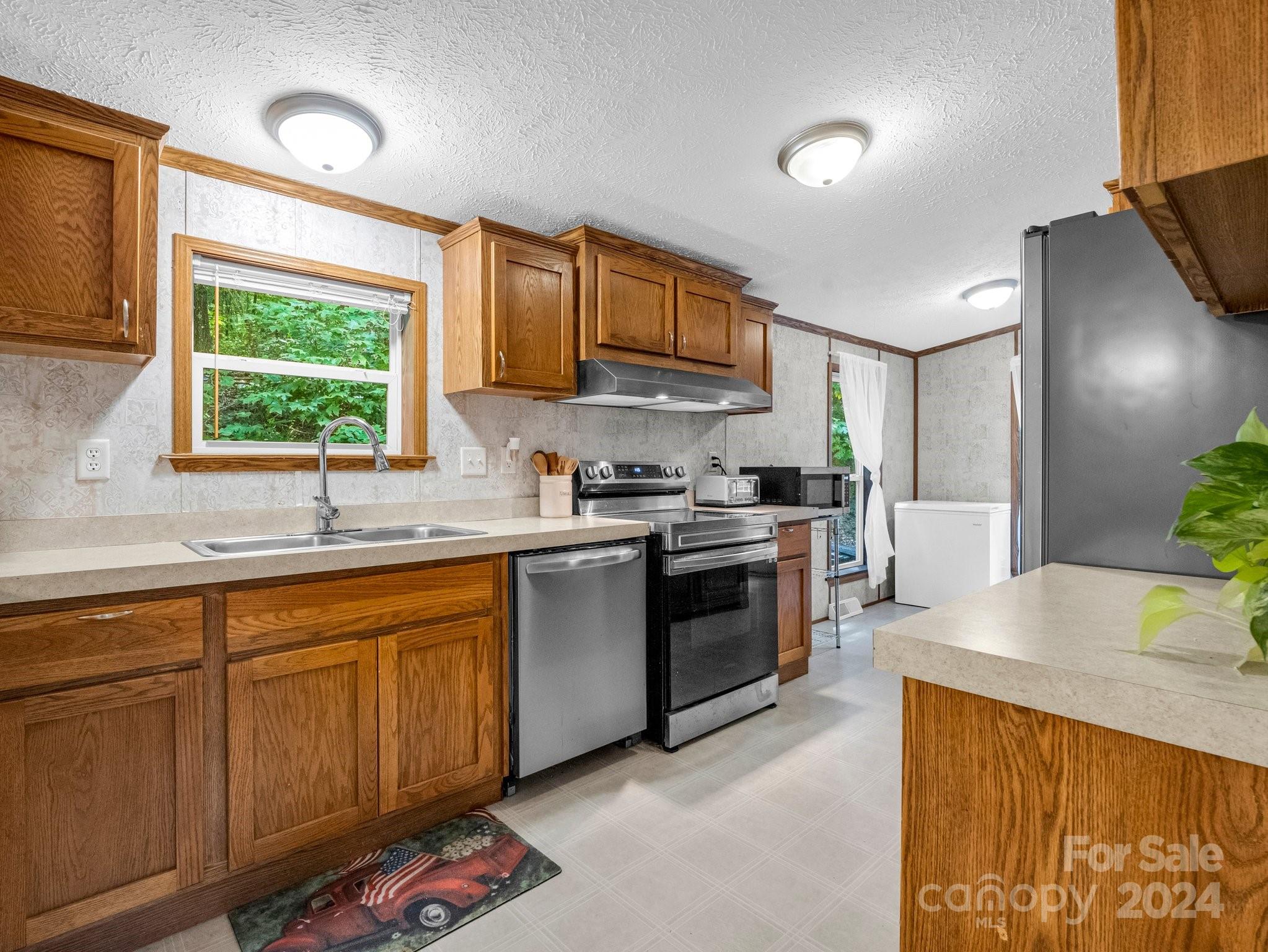 39 Hill And Dale Road Property Photo 9