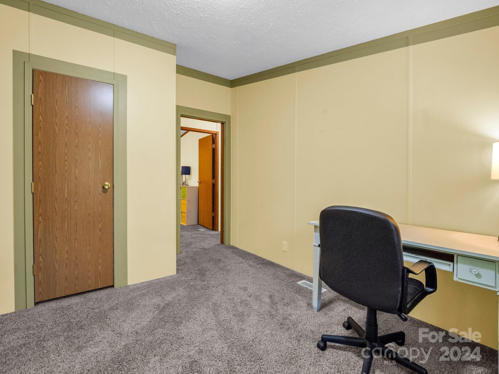 39 Hill And Dale Road Property Photo 23