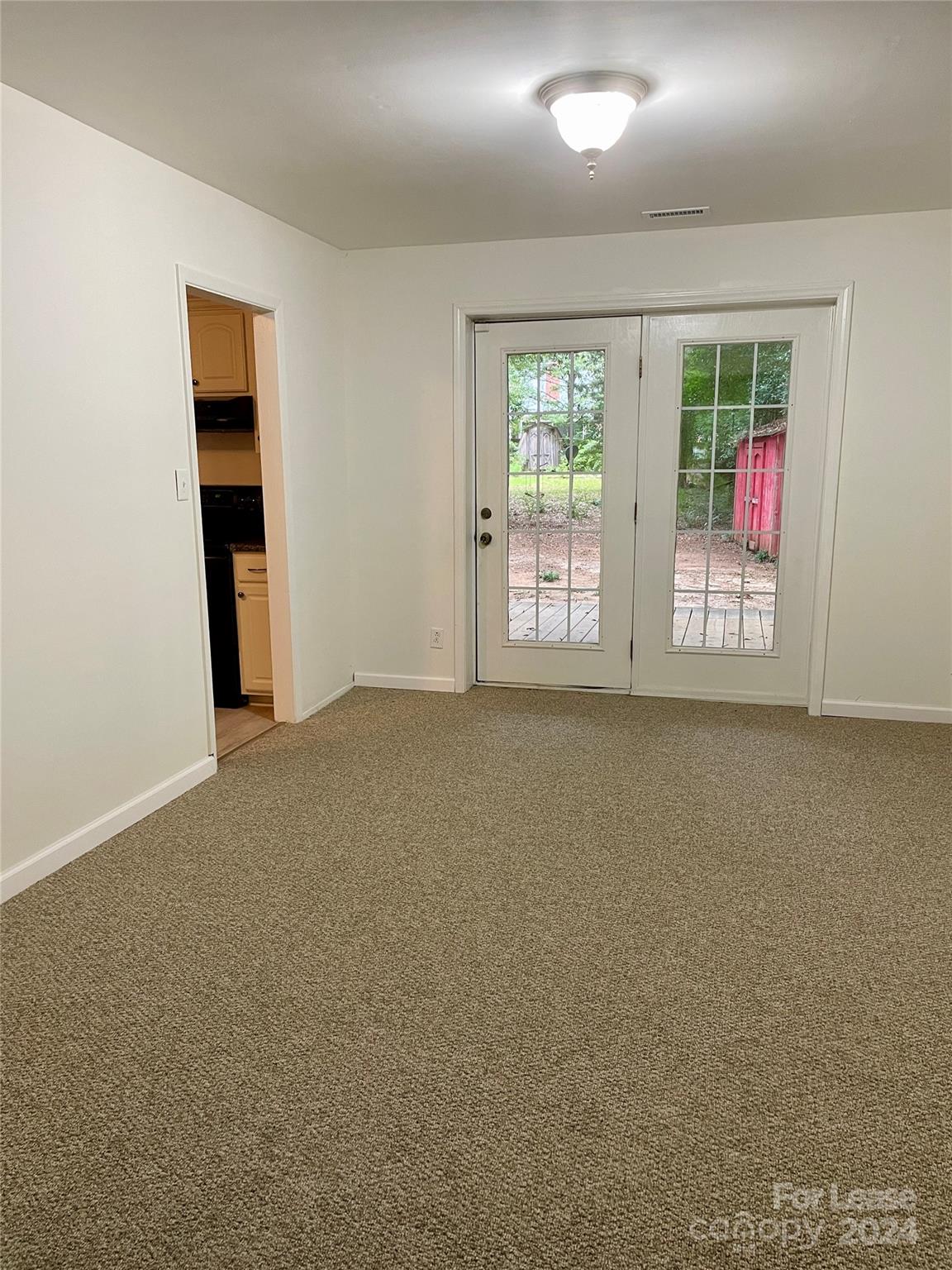 8710 Houston Ridge Road Property Photo 6