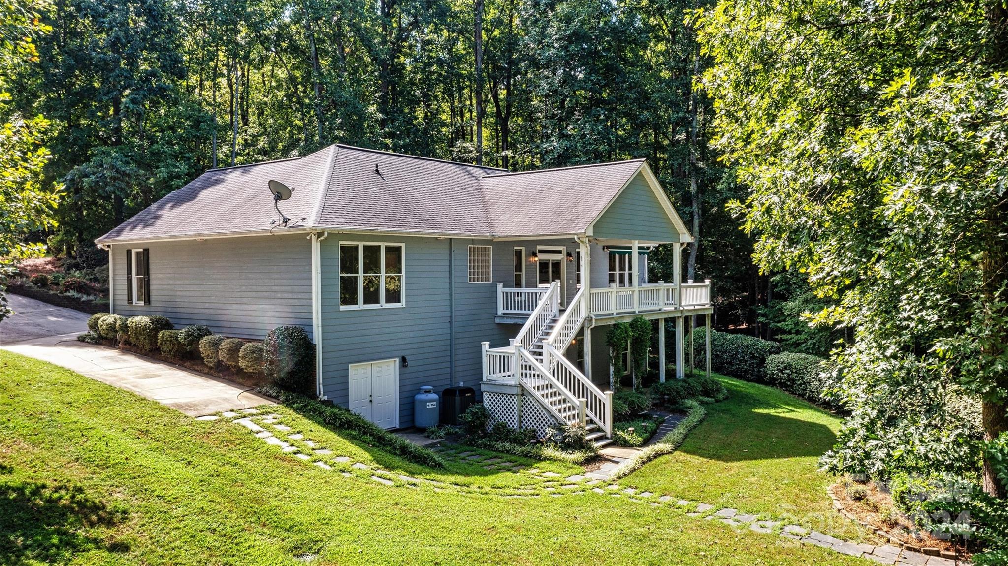4601 Mariner Lane Property Photo 4