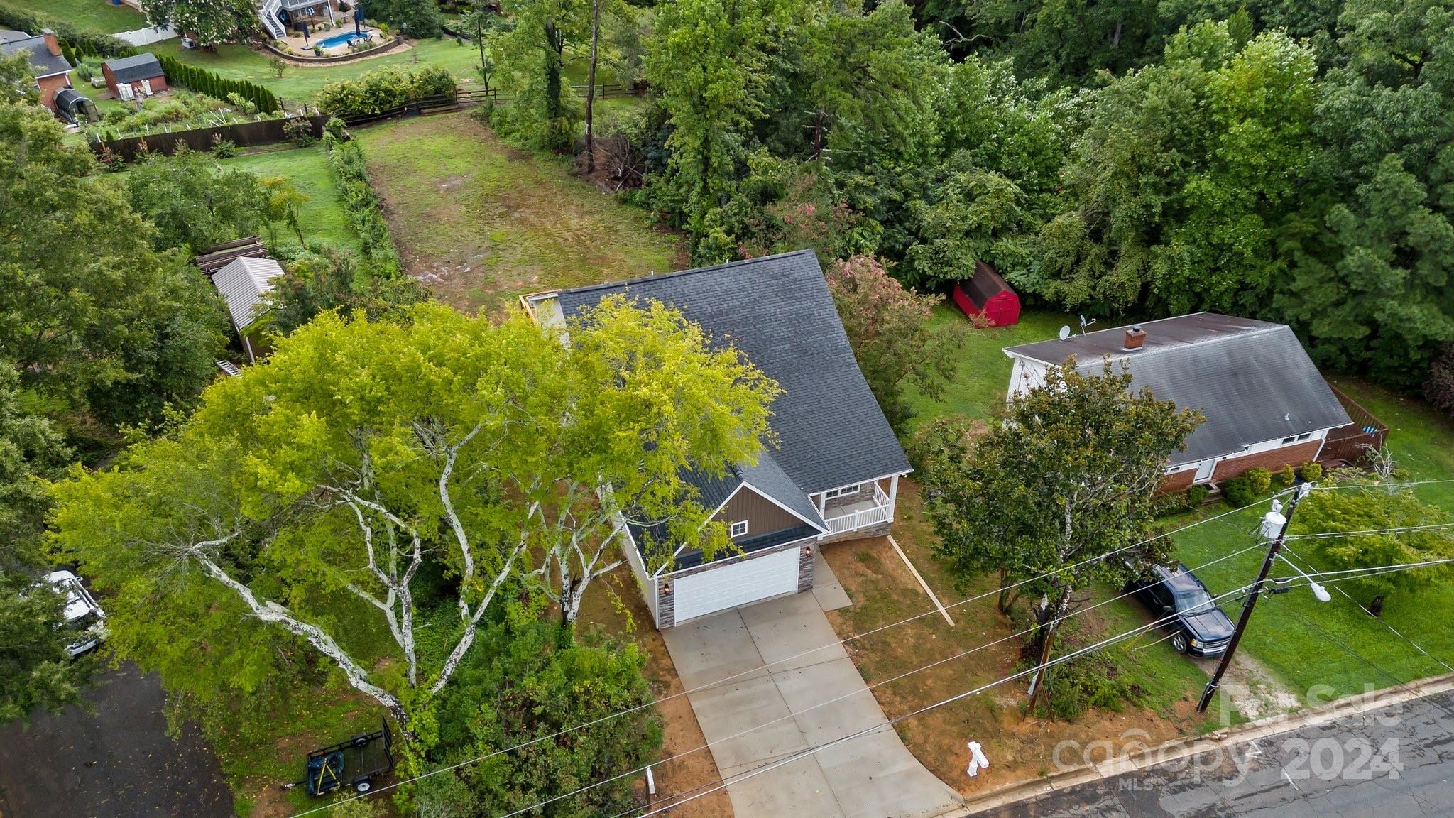 836 Garner Street Property Photo 6