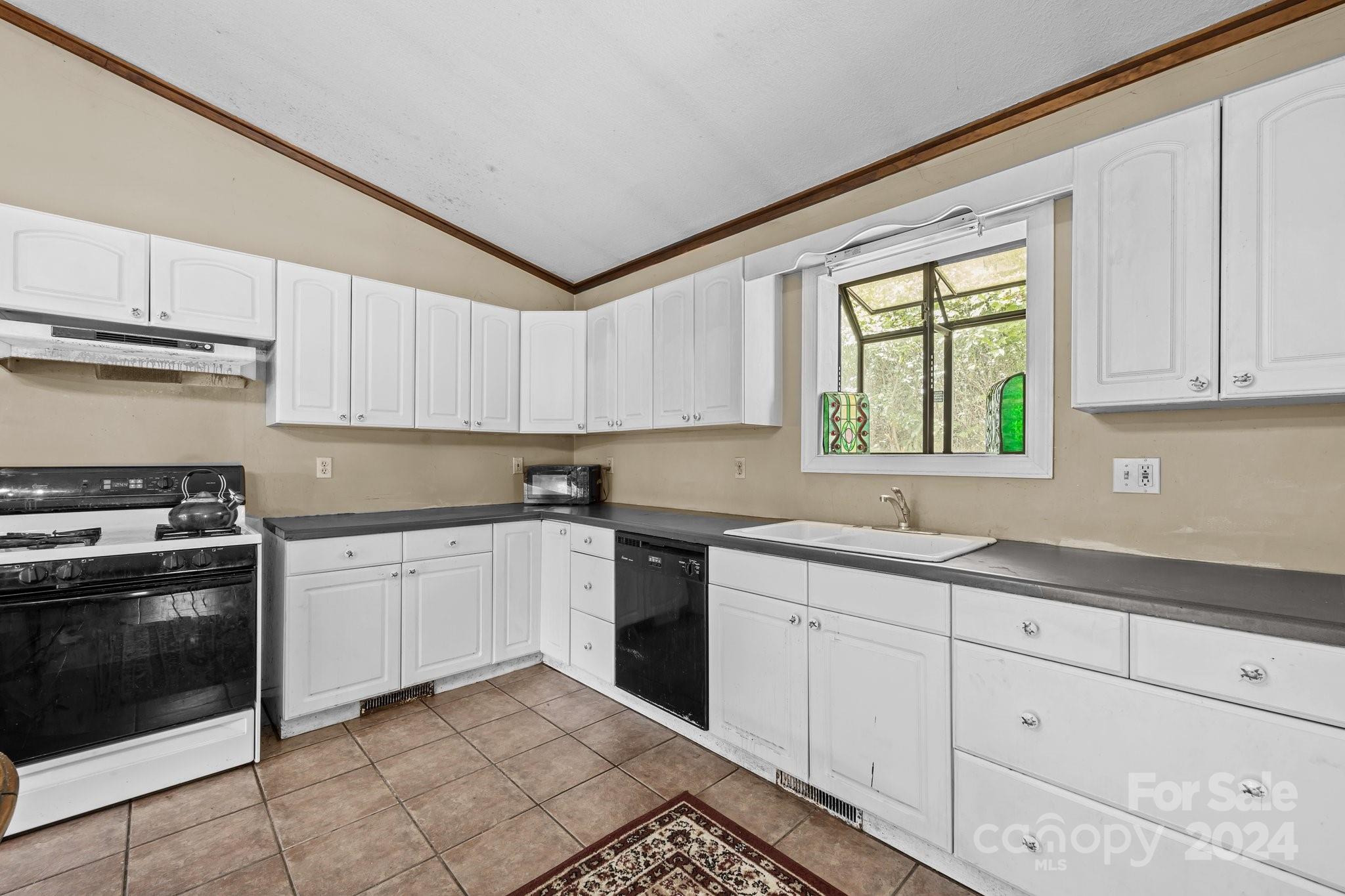 105 Chestnut Hill Road Property Photo 11