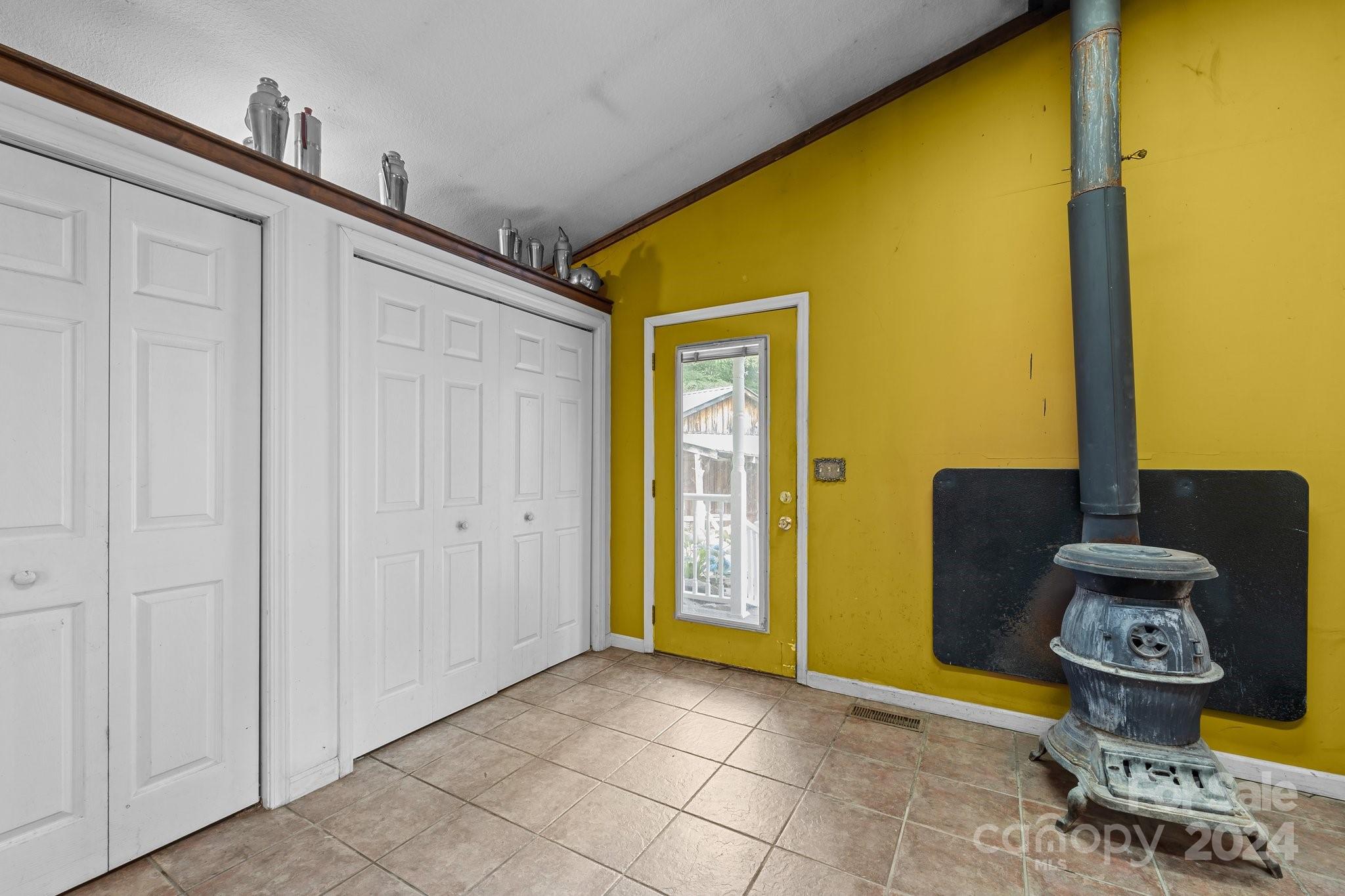 105 Chestnut Hill Road Property Photo 13