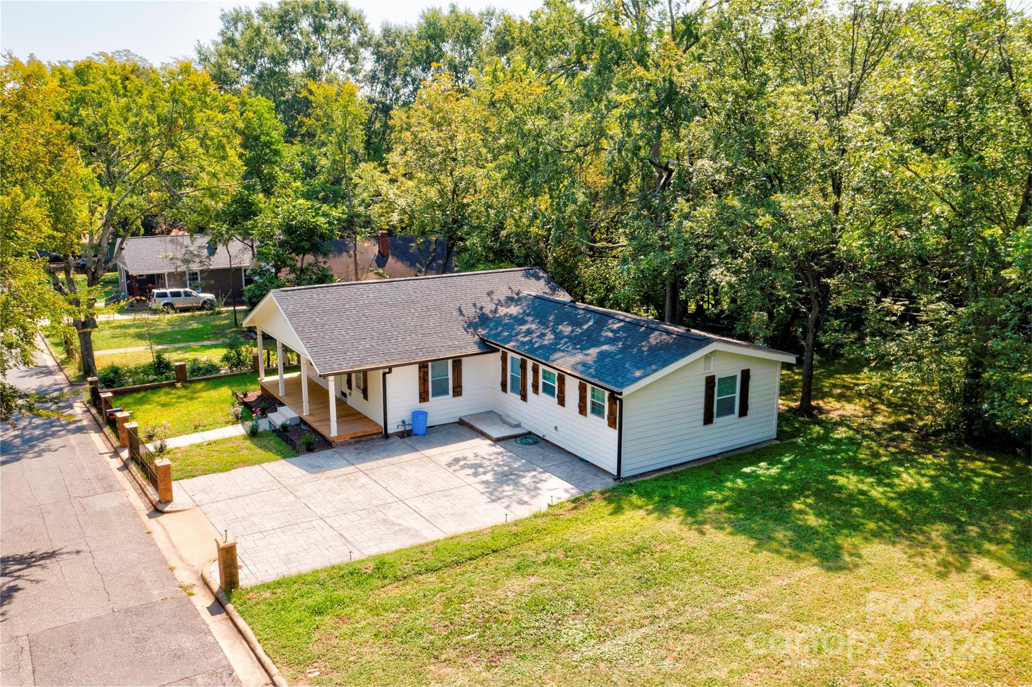 607 Ligon Street Property Photo 4