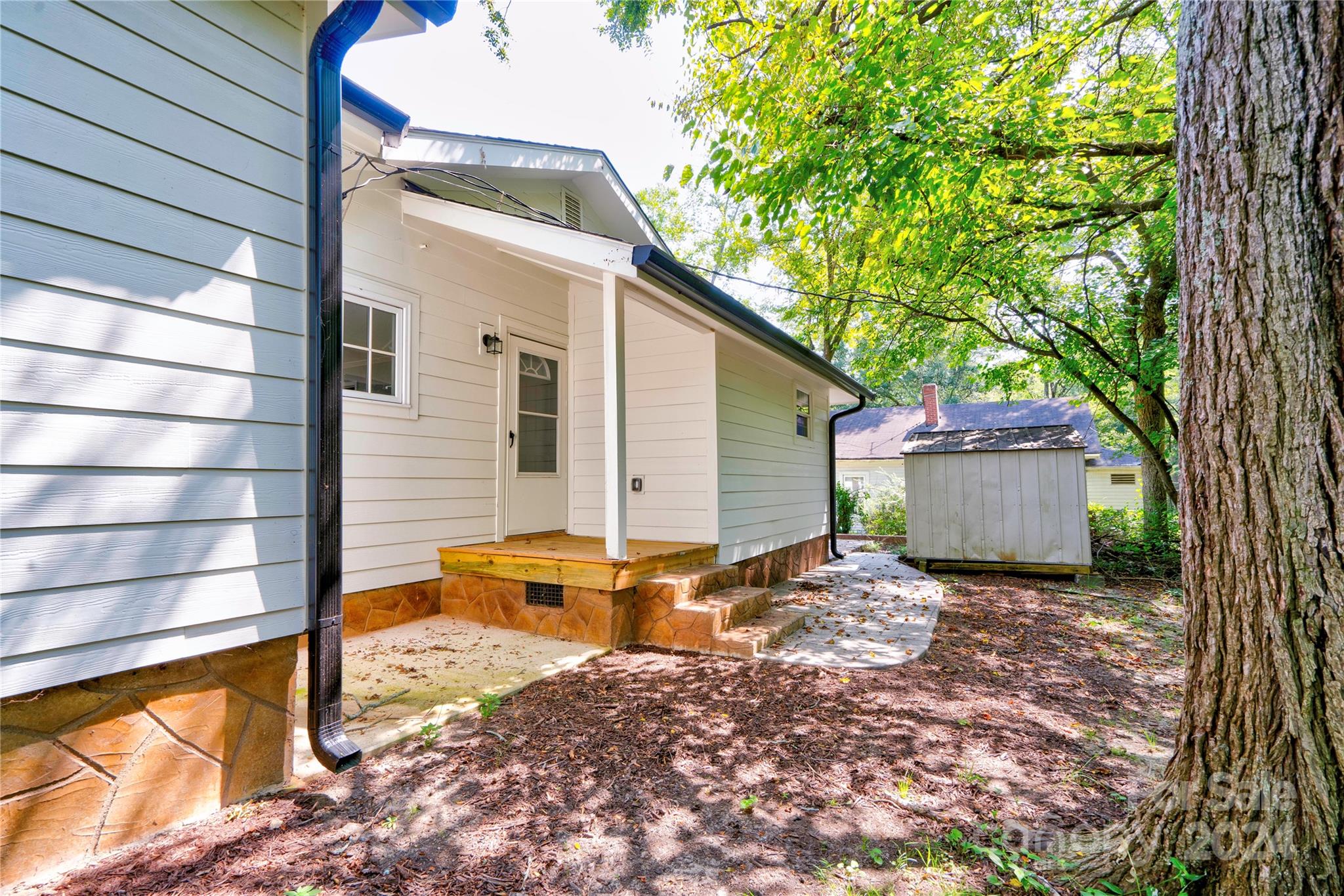 607 Ligon Street Property Photo 9