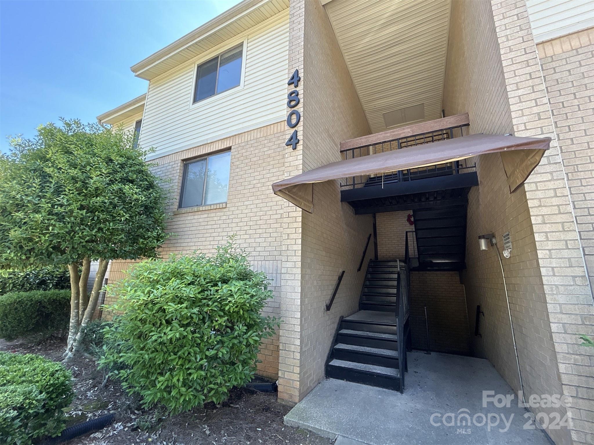 4804 Spring Lake Drive E Property Photo 10