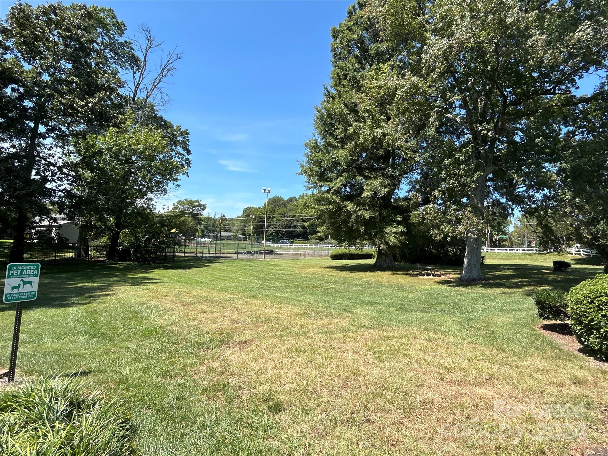 4804 Spring Lake Drive E Property Photo 12
