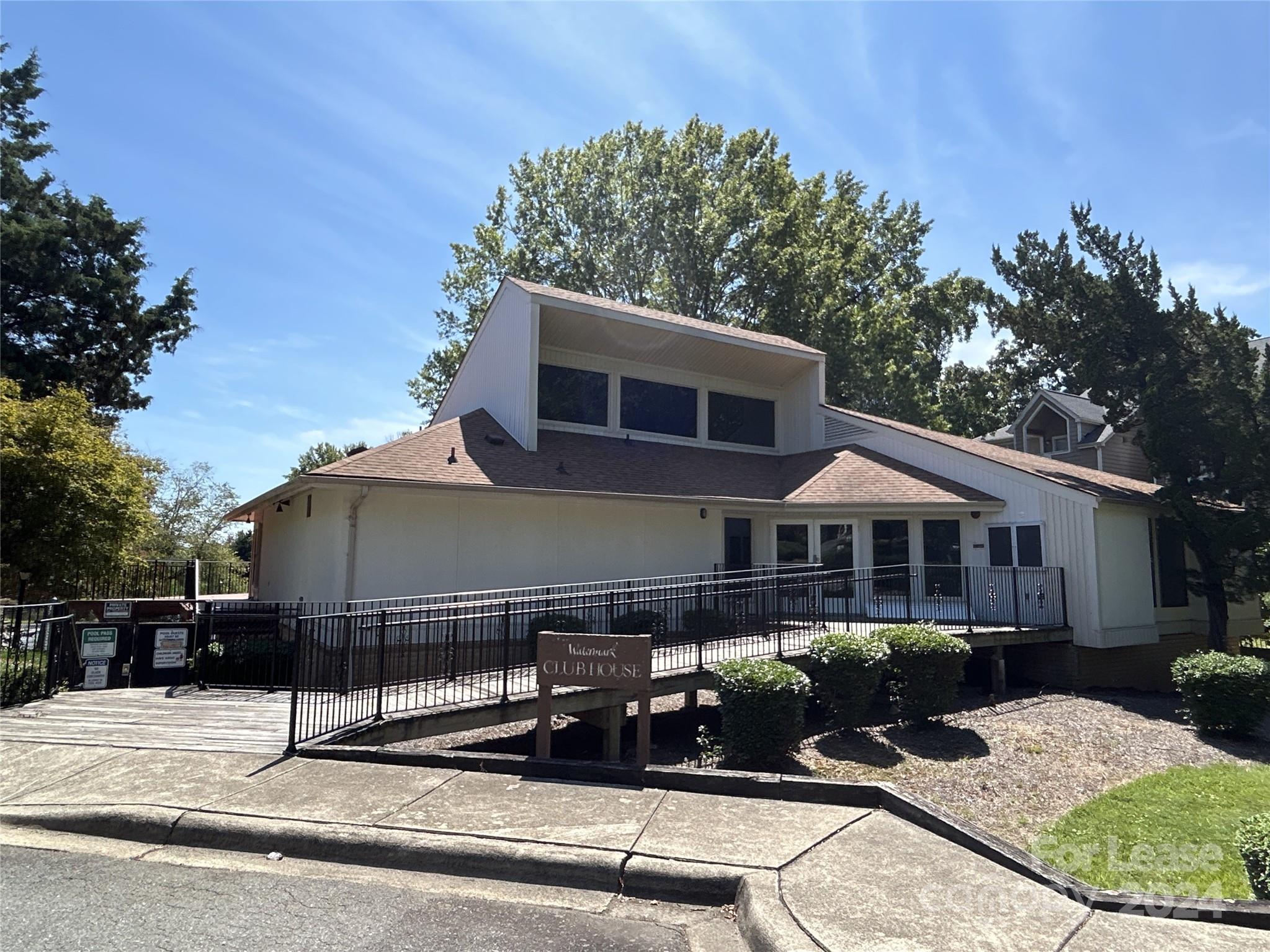 4804 Spring Lake Drive E Property Photo 14