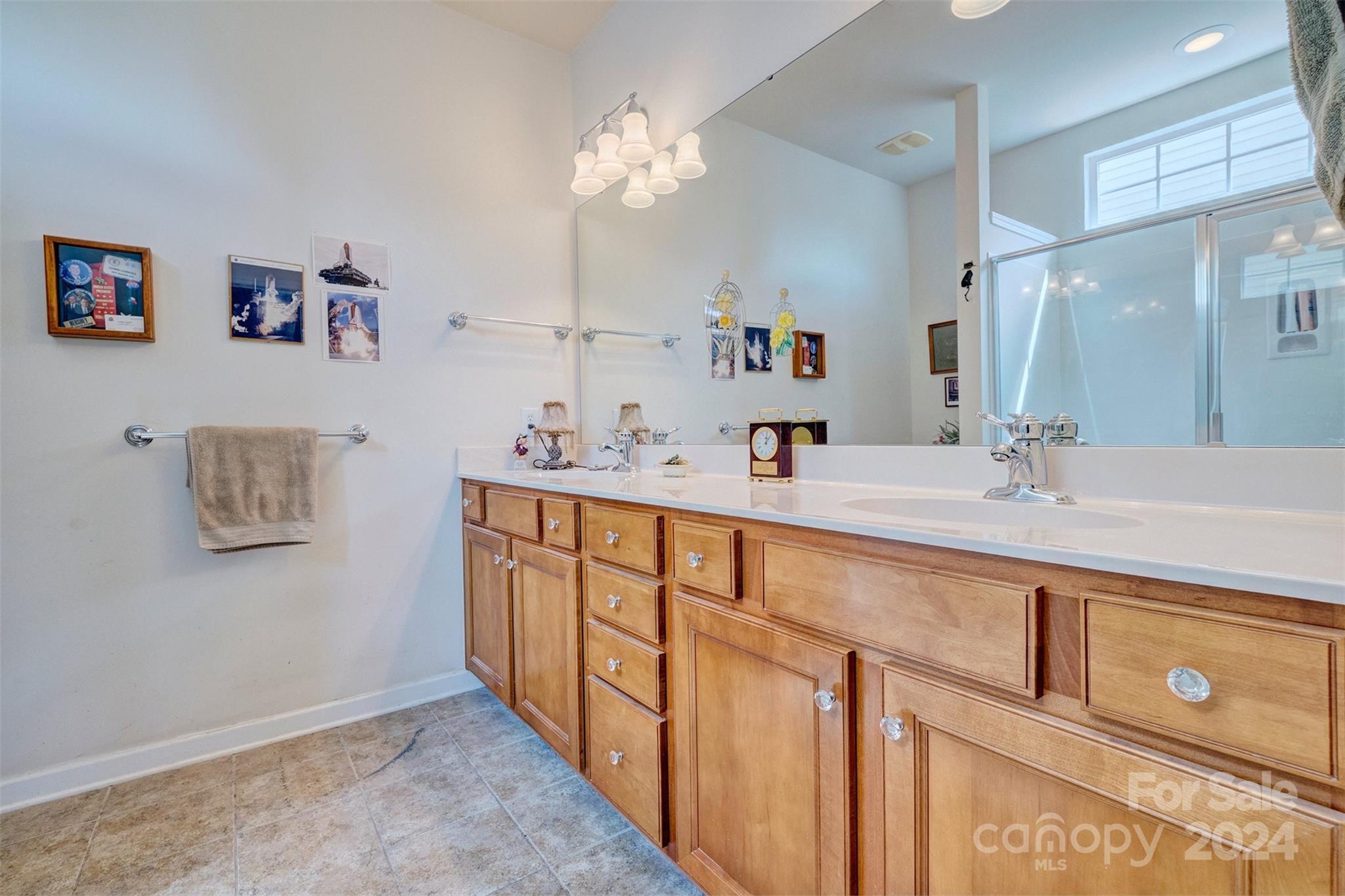 16302 Raven Crest Drive Property Photo 24