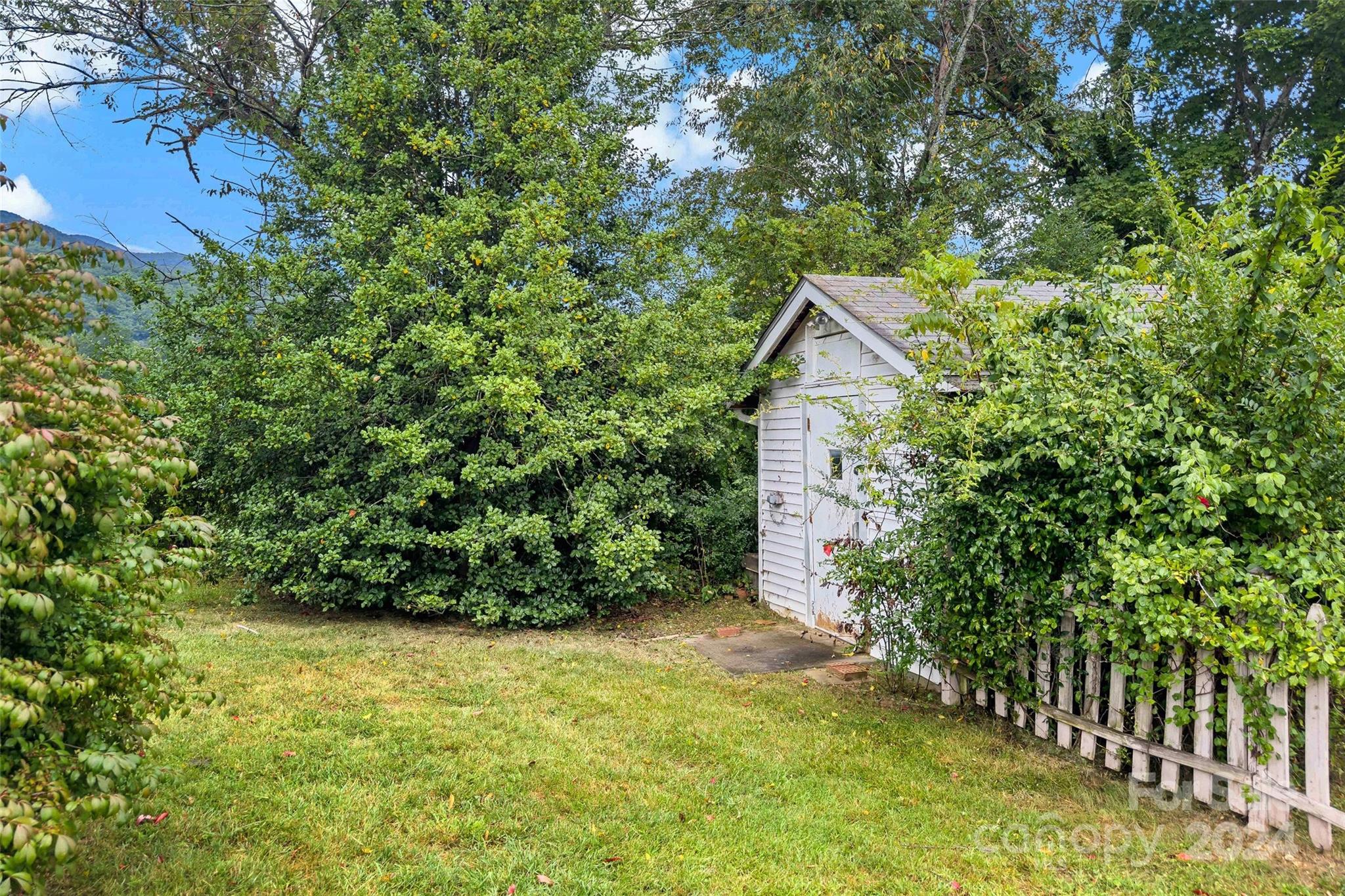 80 Beech Glen Drive Property Photo 6
