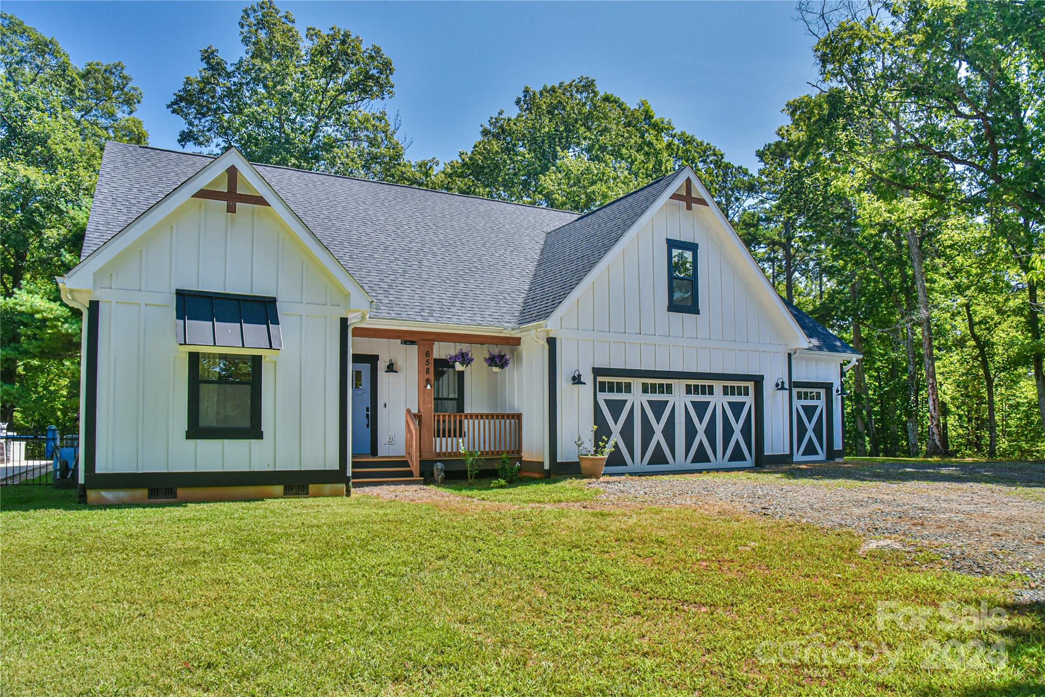 658 E Lawing Drive Property Photo 2