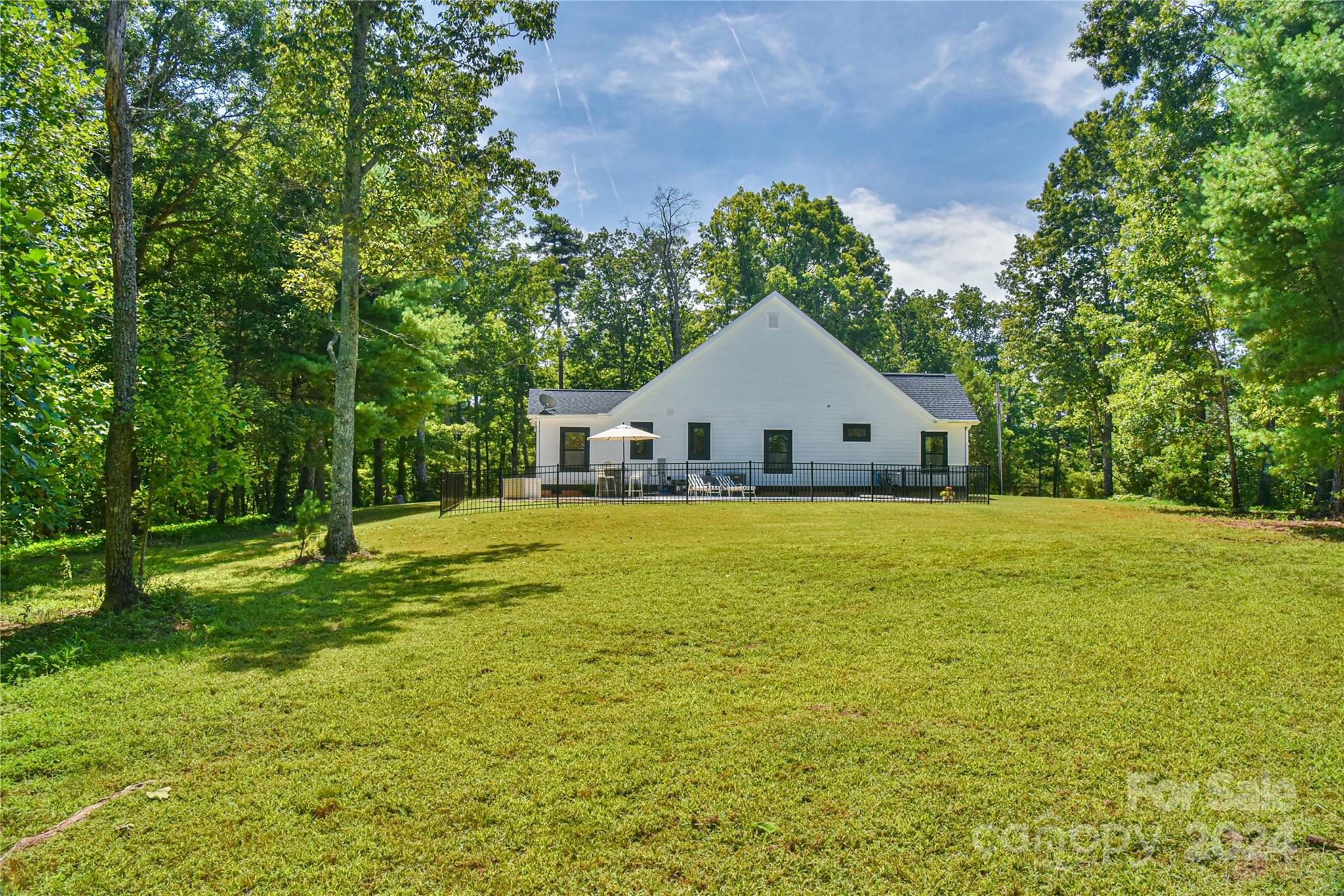 658 E Lawing Drive Property Photo 10