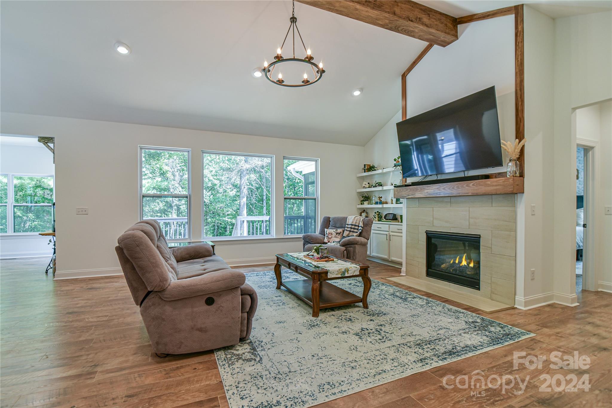658 E Lawing Drive Property Photo 14