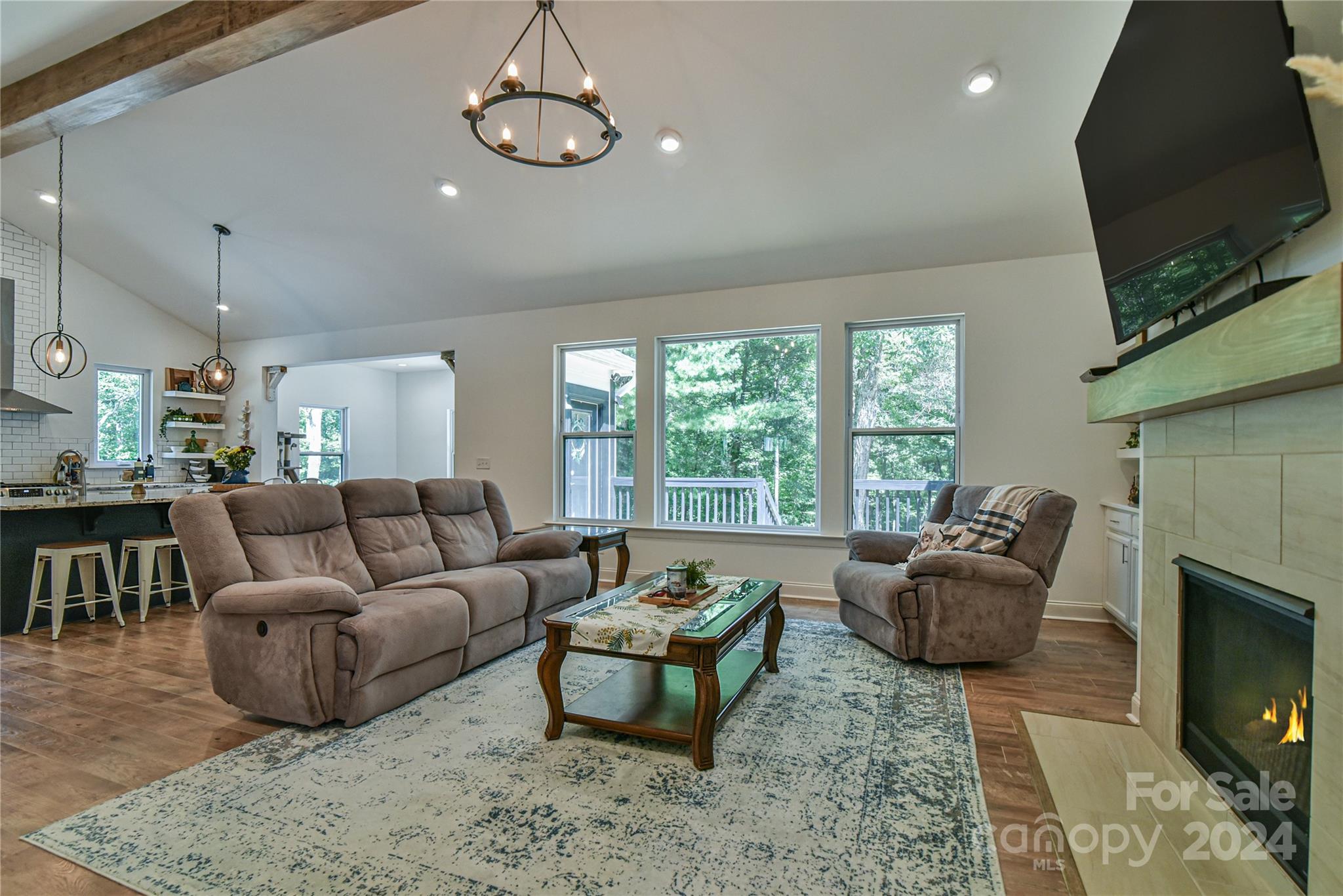 658 E Lawing Drive Property Photo 15