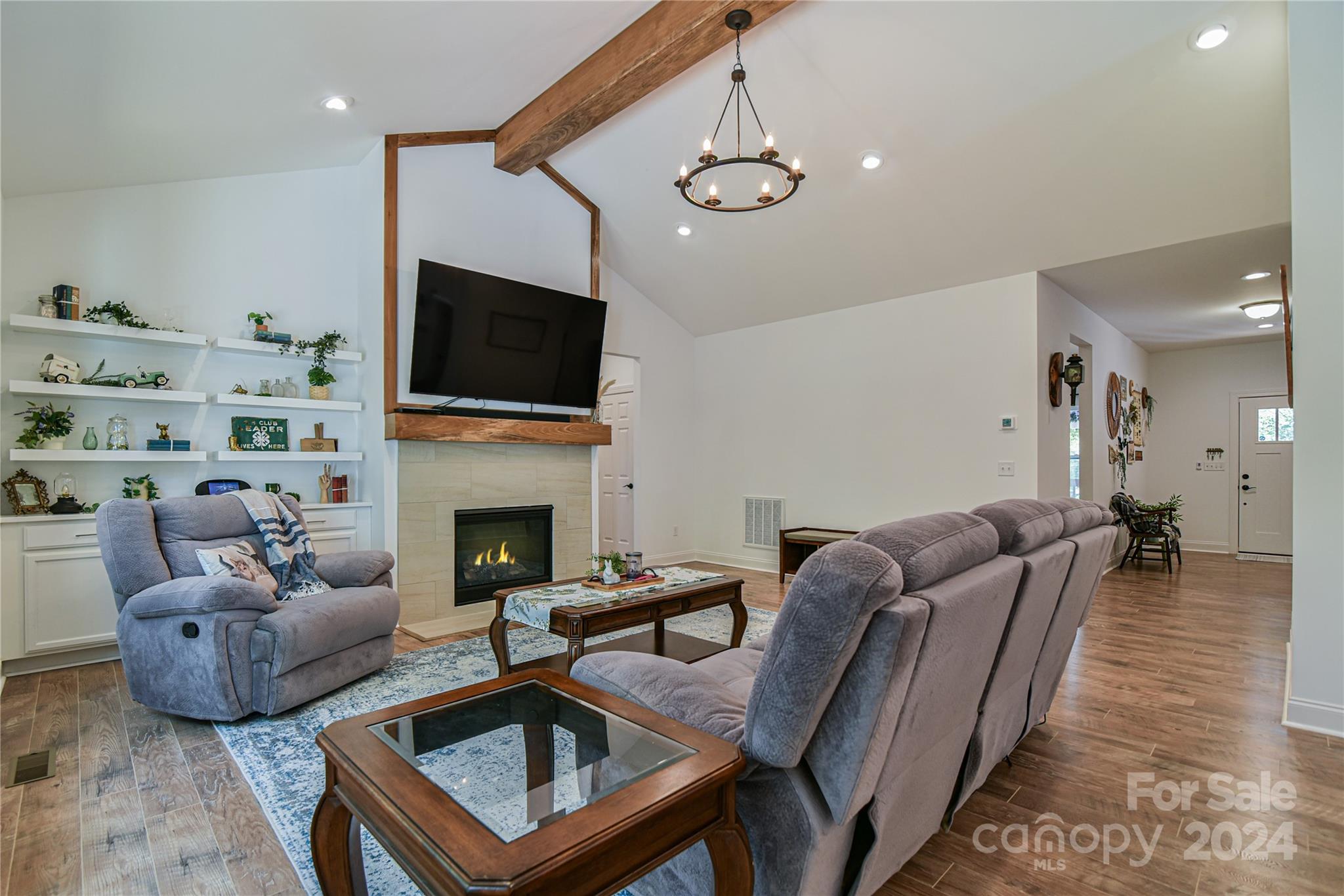 658 E Lawing Drive Property Photo 16
