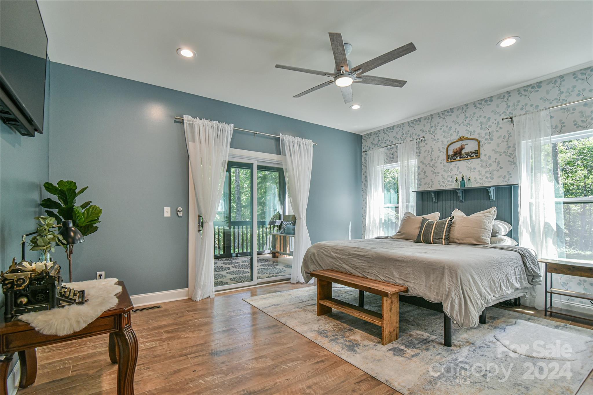 658 E Lawing Drive Property Photo 23