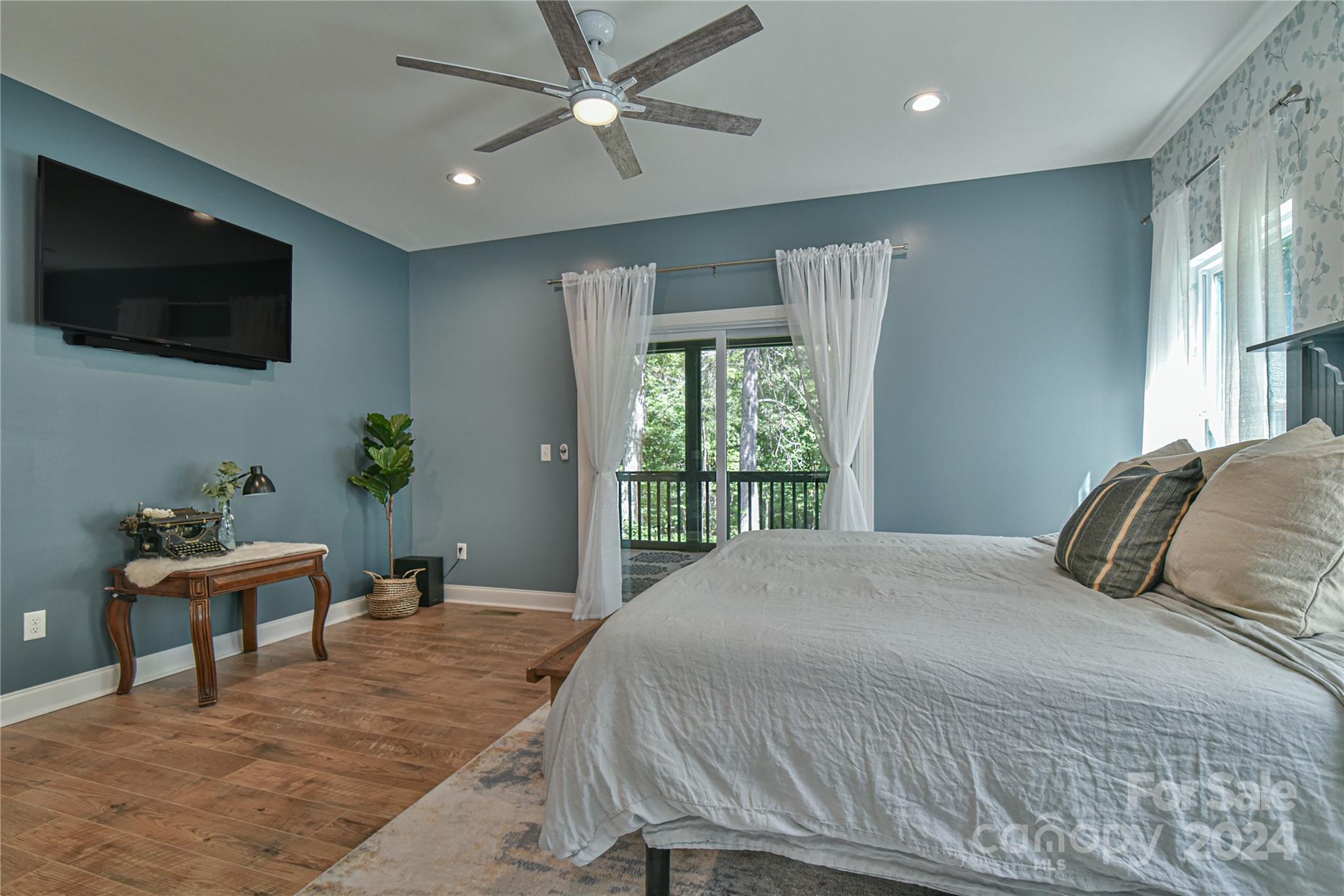 658 E Lawing Drive Property Photo 25