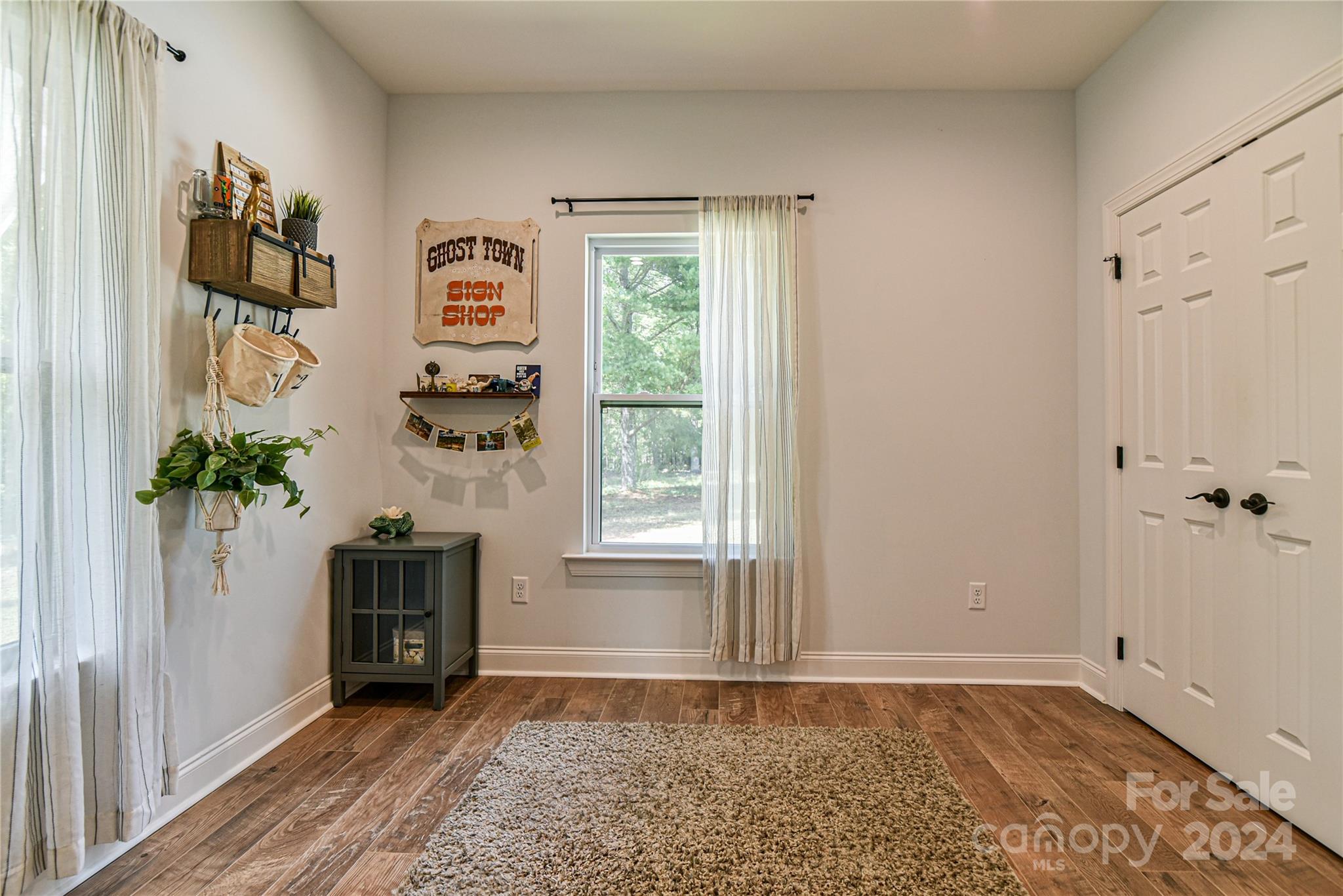 658 E Lawing Drive Property Photo 35