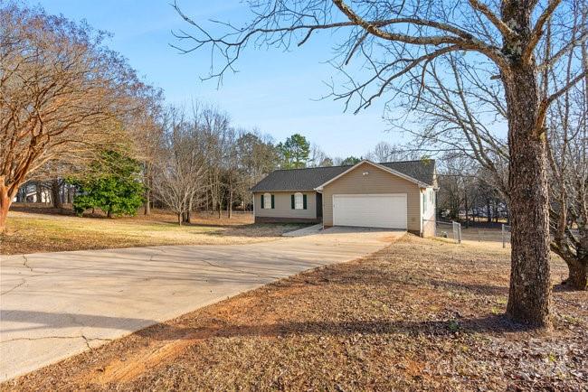 262 Bagwell Drive Property Photo 2