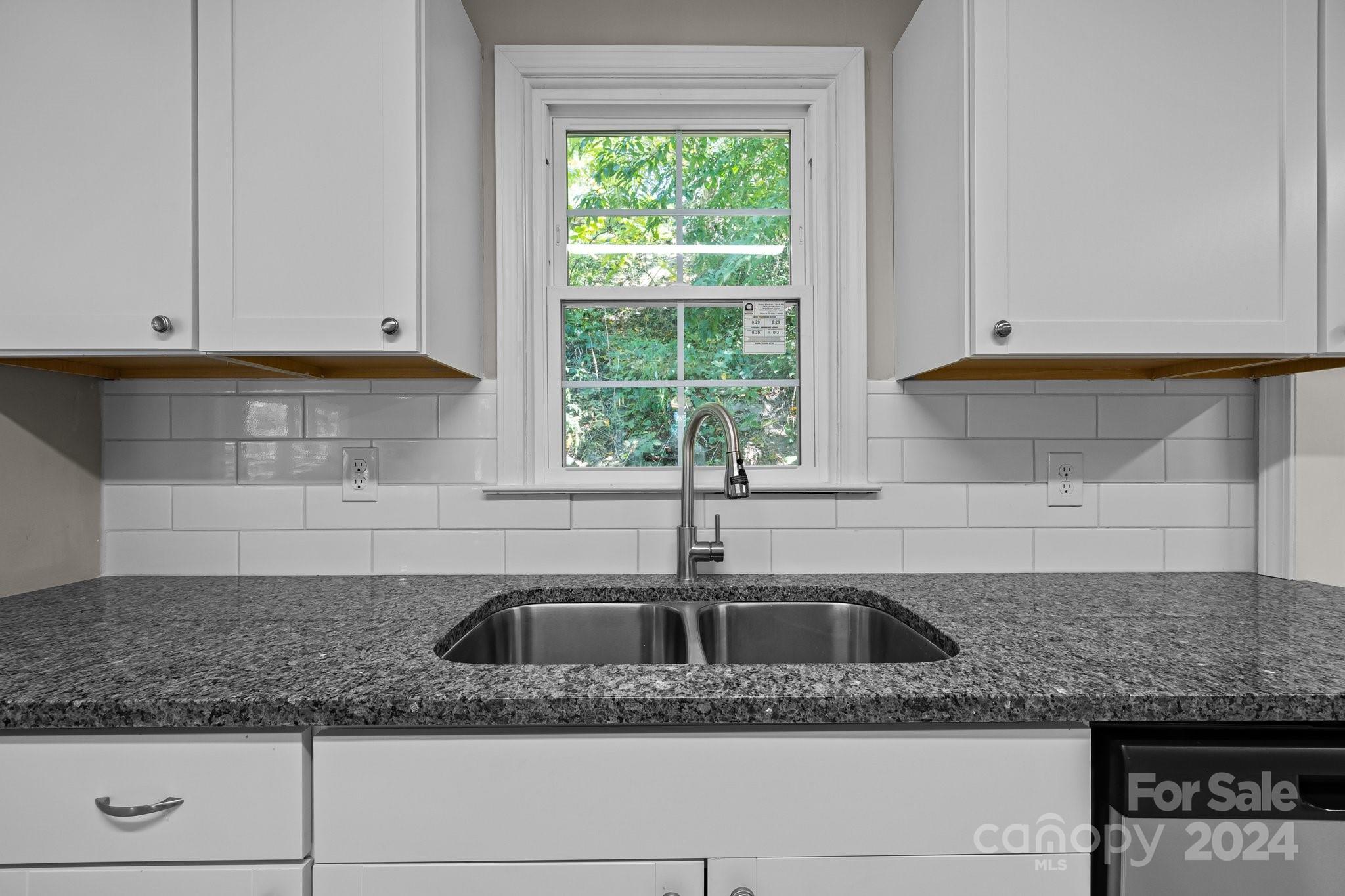 31 Raleigh Lane Property Photo 13
