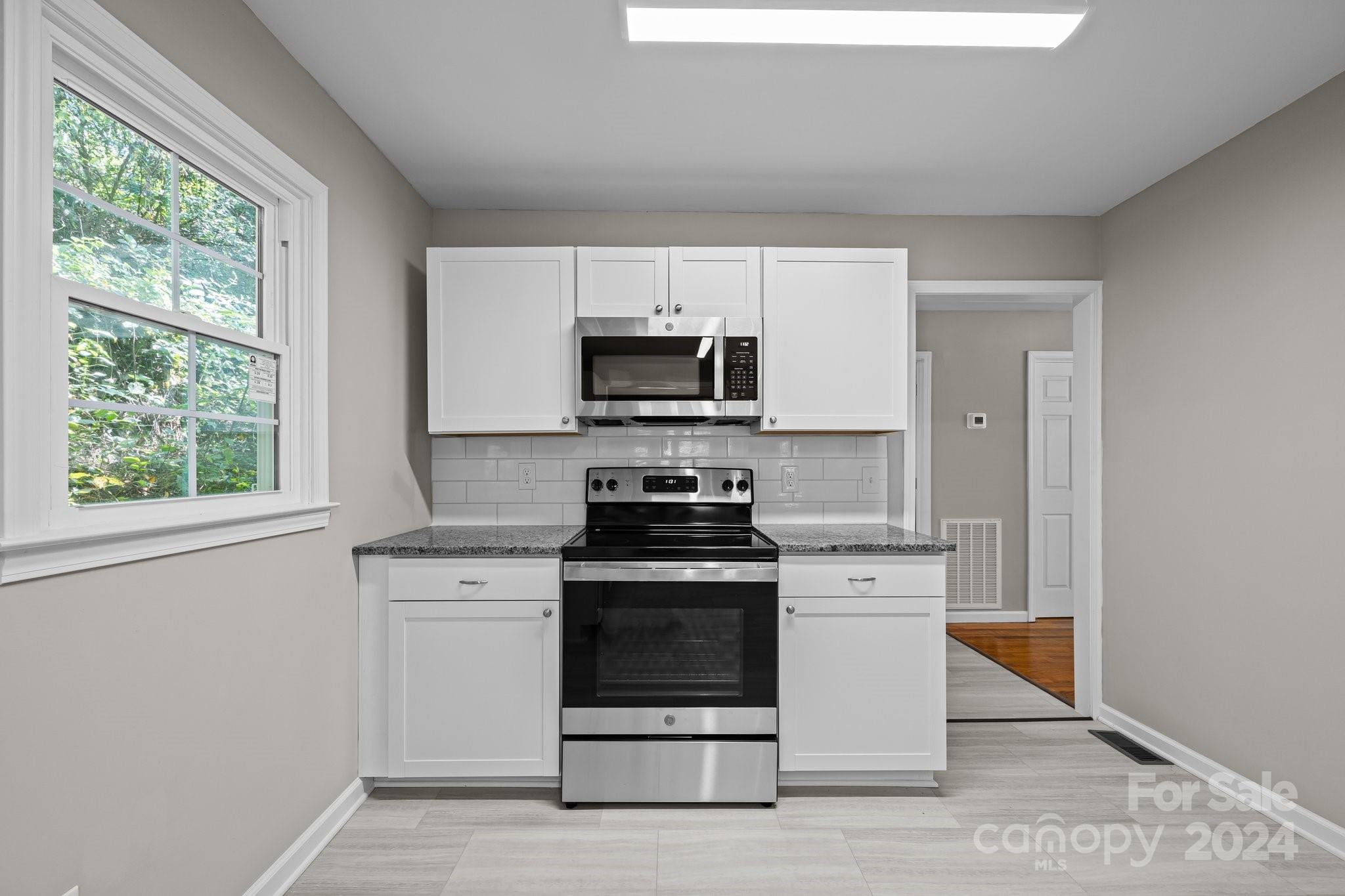 31 Raleigh Lane Property Photo 15