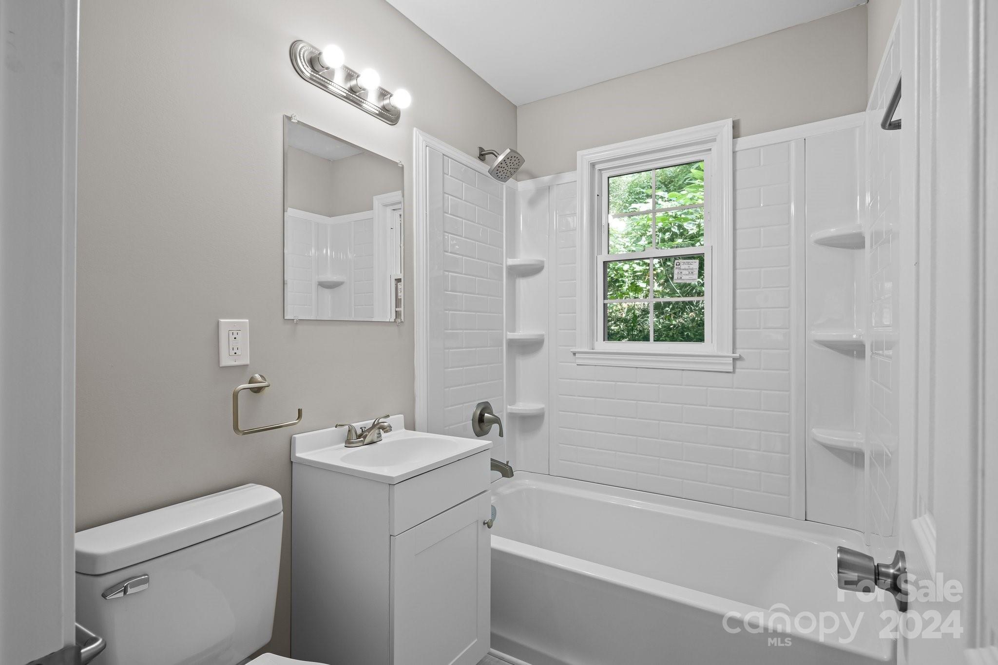 31 Raleigh Lane Property Photo 18