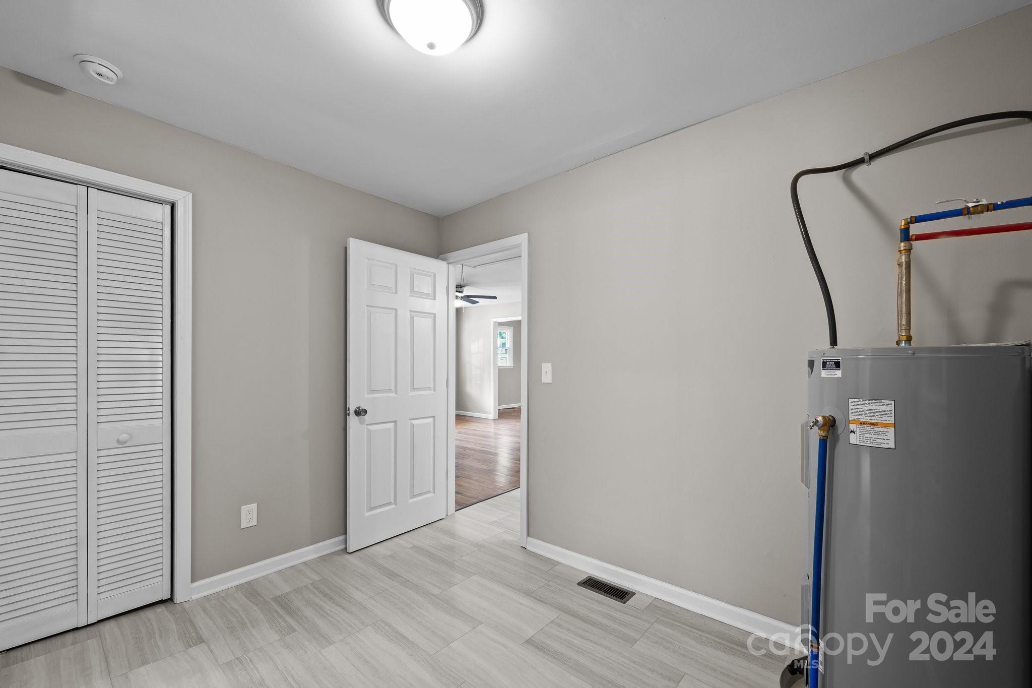31 Raleigh Lane Property Photo 19